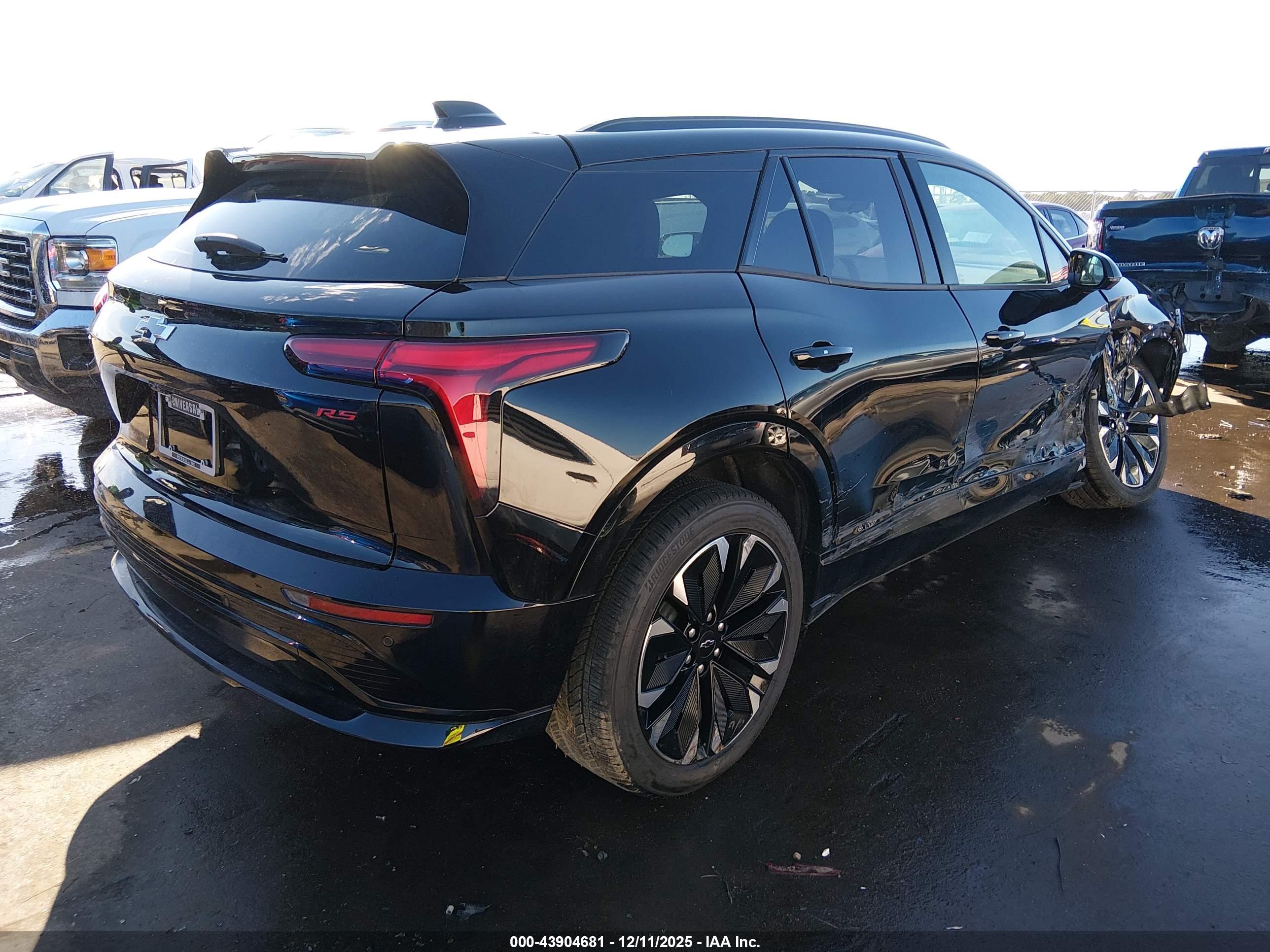 CHEVROLET BLAZER image 4