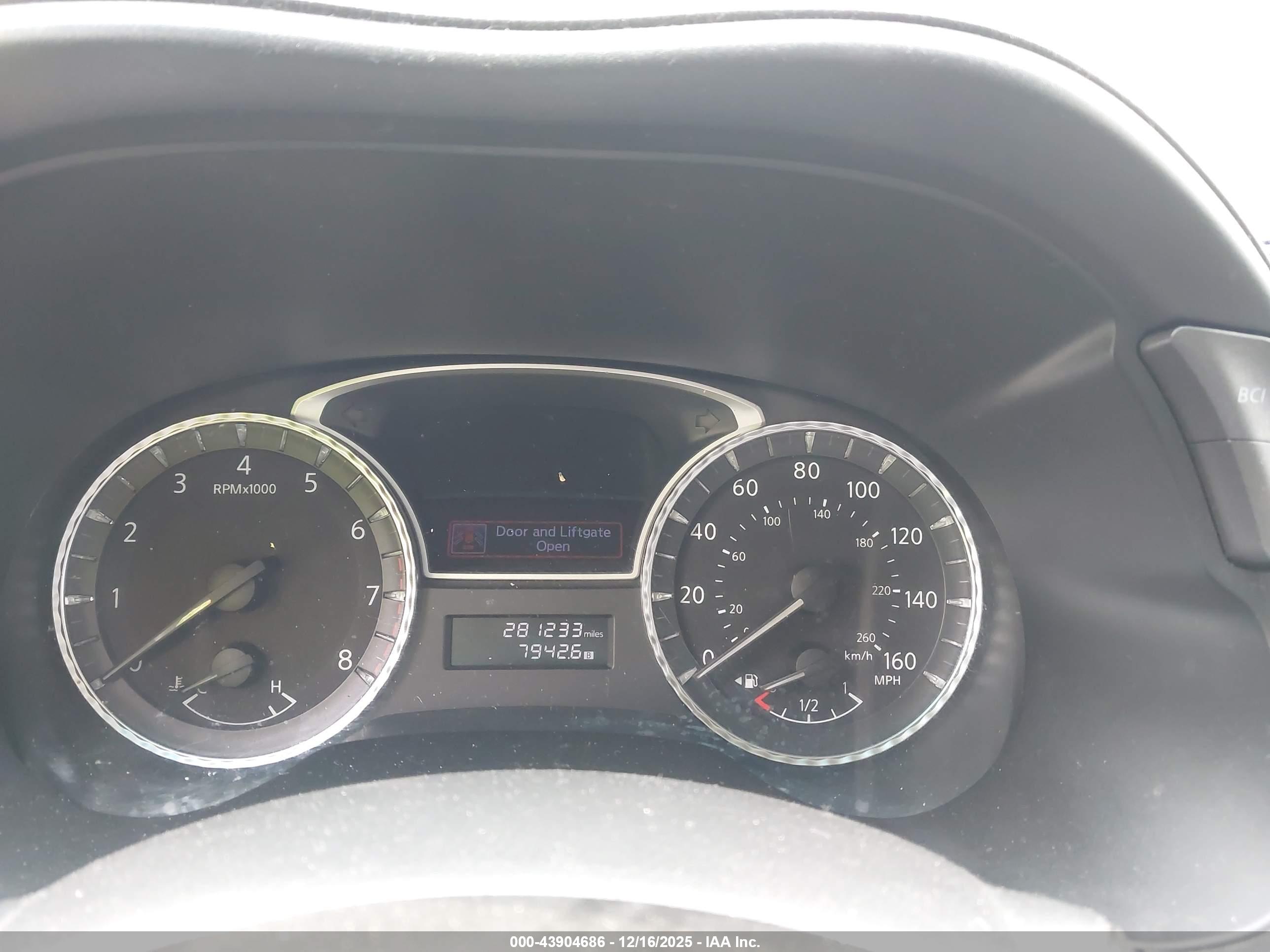 INFINITI JX35 image 7