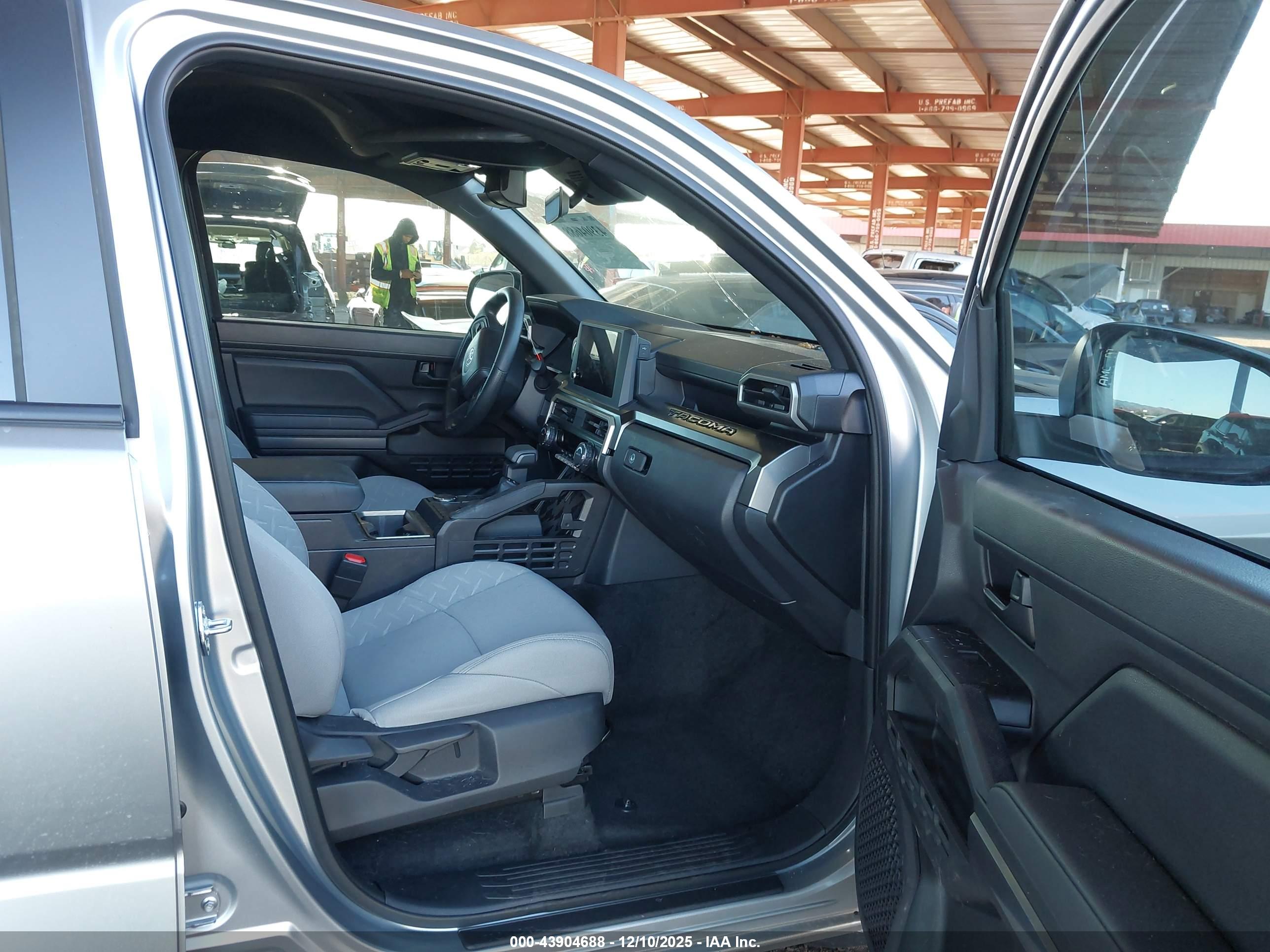 TOYOTA TACOMA image 5