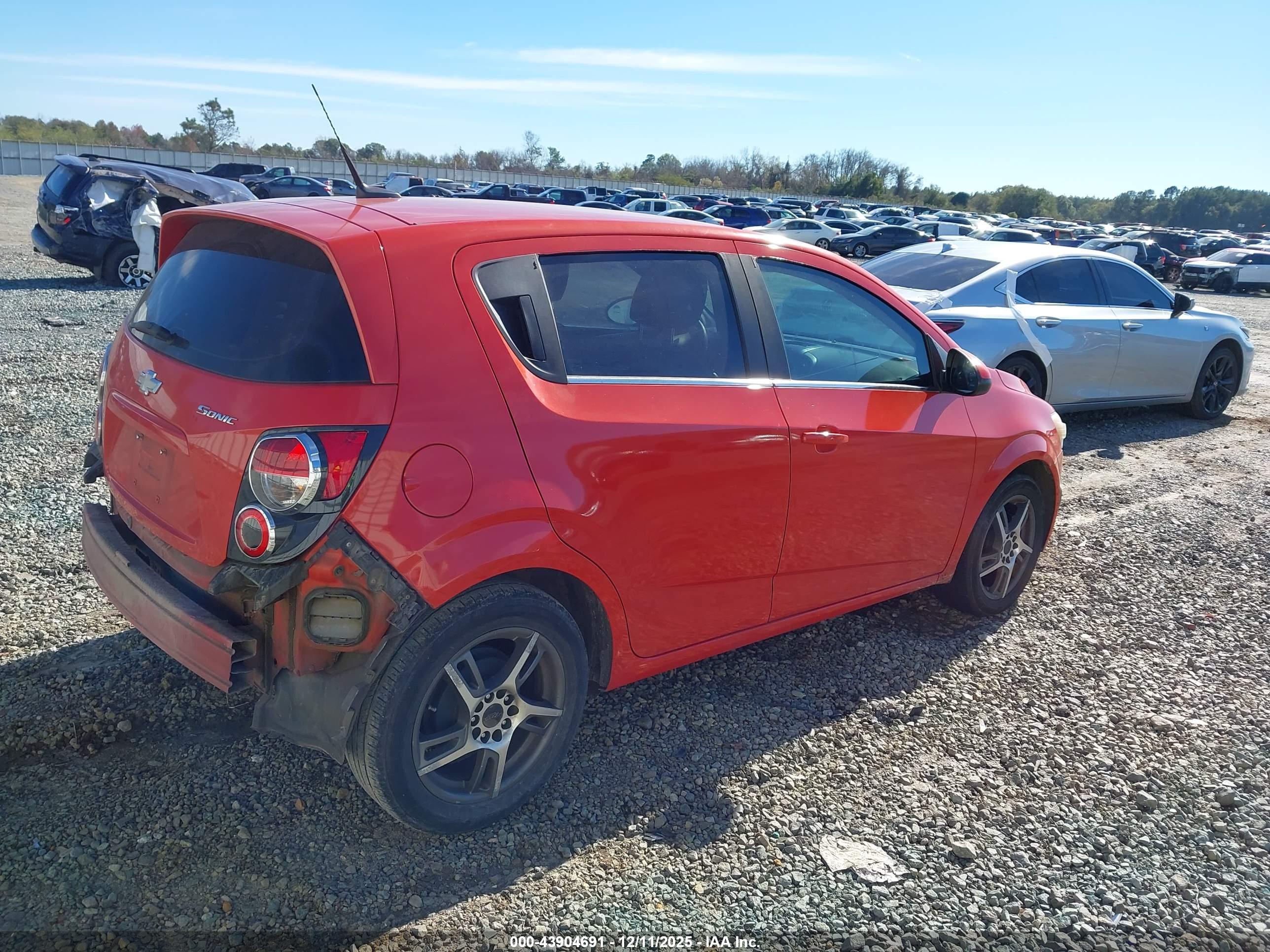 CHEVROLET SONIC image 4