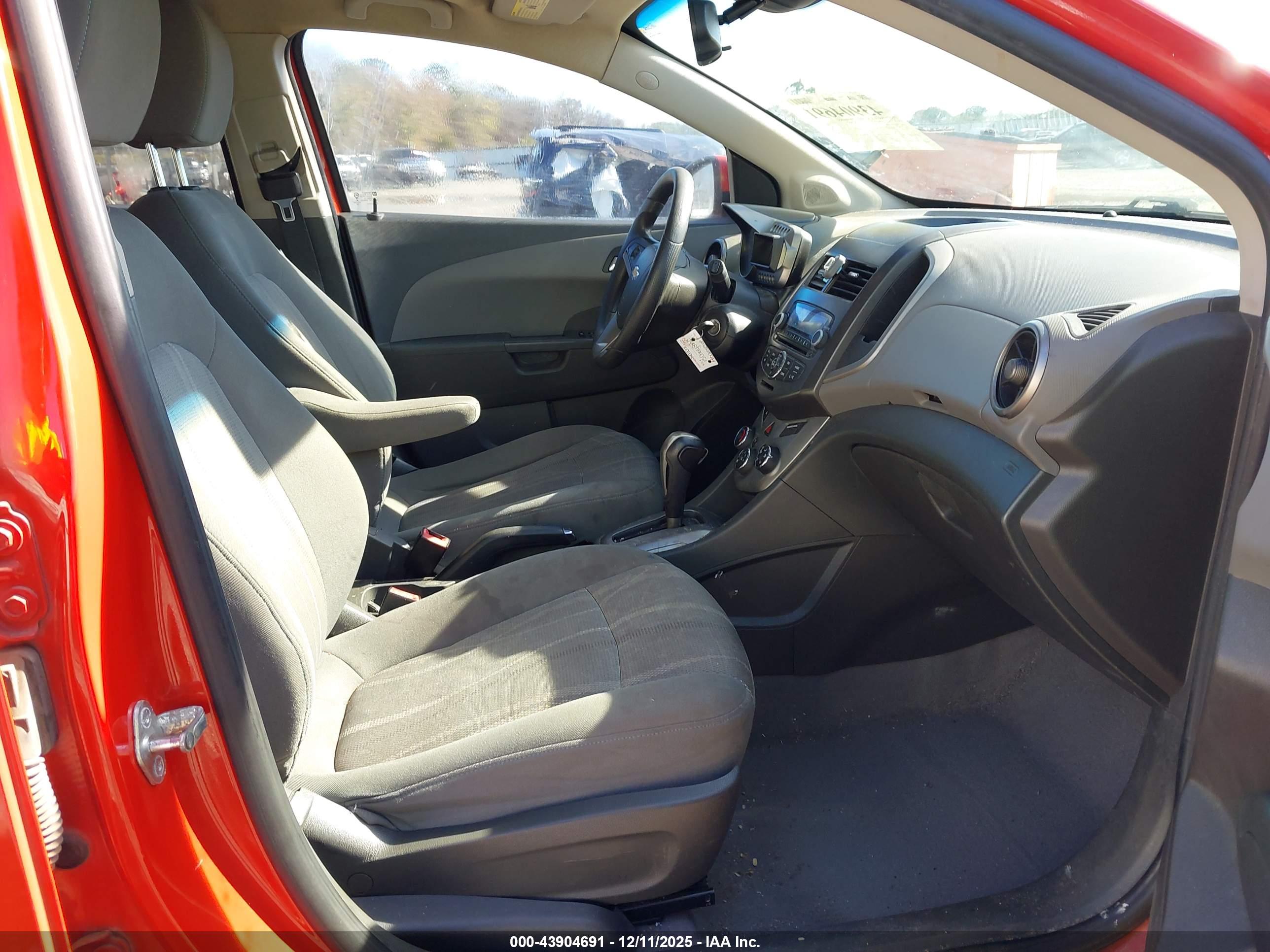 CHEVROLET SONIC image 5