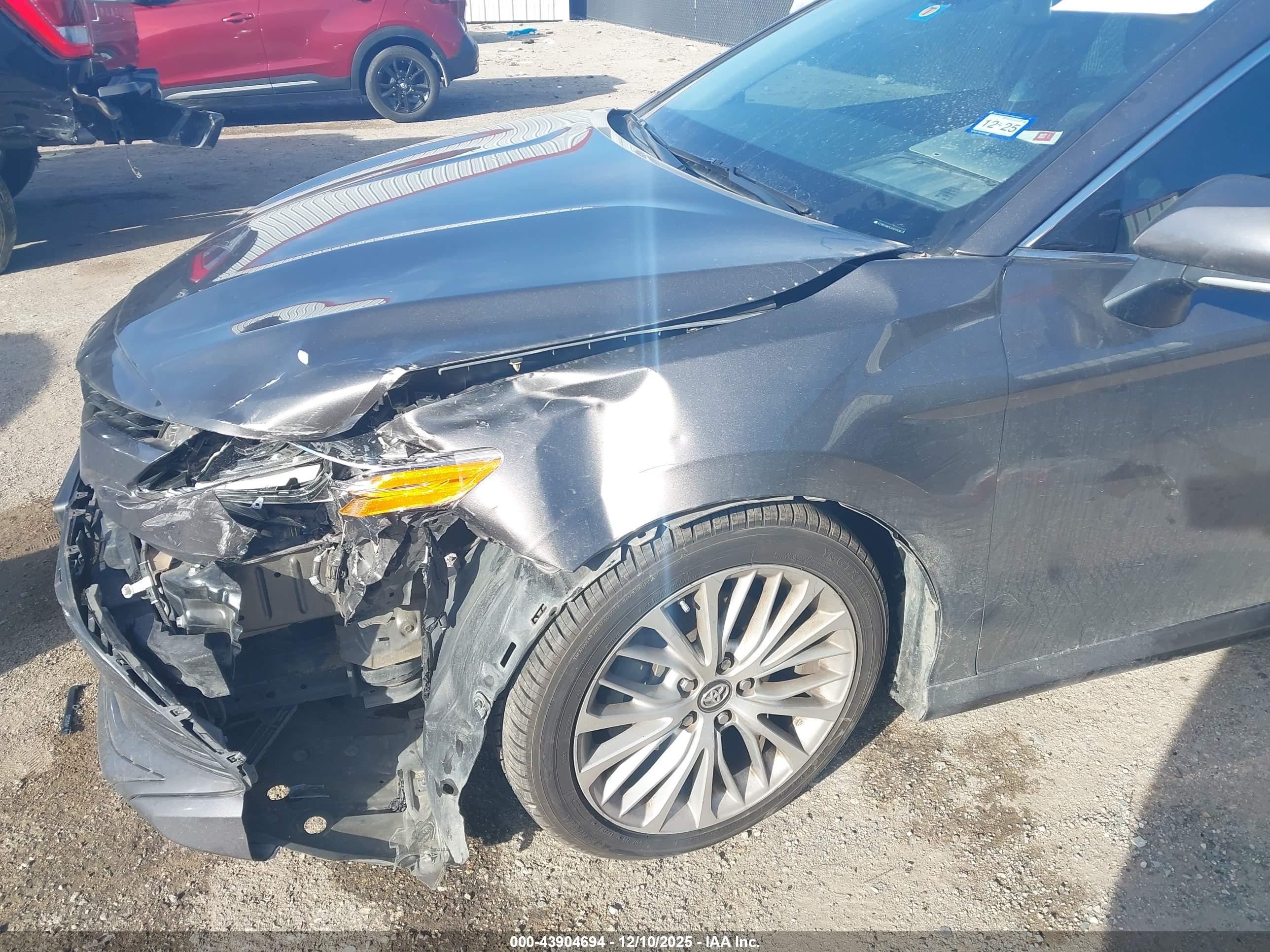 TOYOTA CAMRY image 6