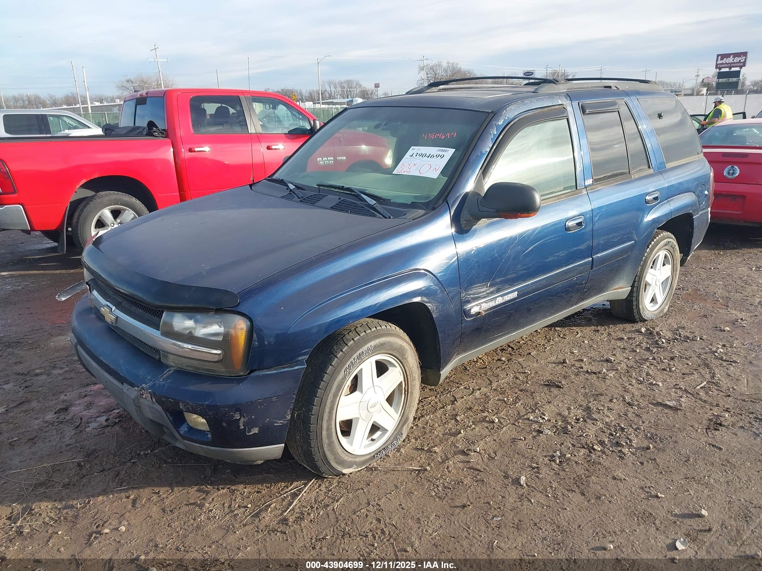 CHEVROLET TRAILBLAZER image 2