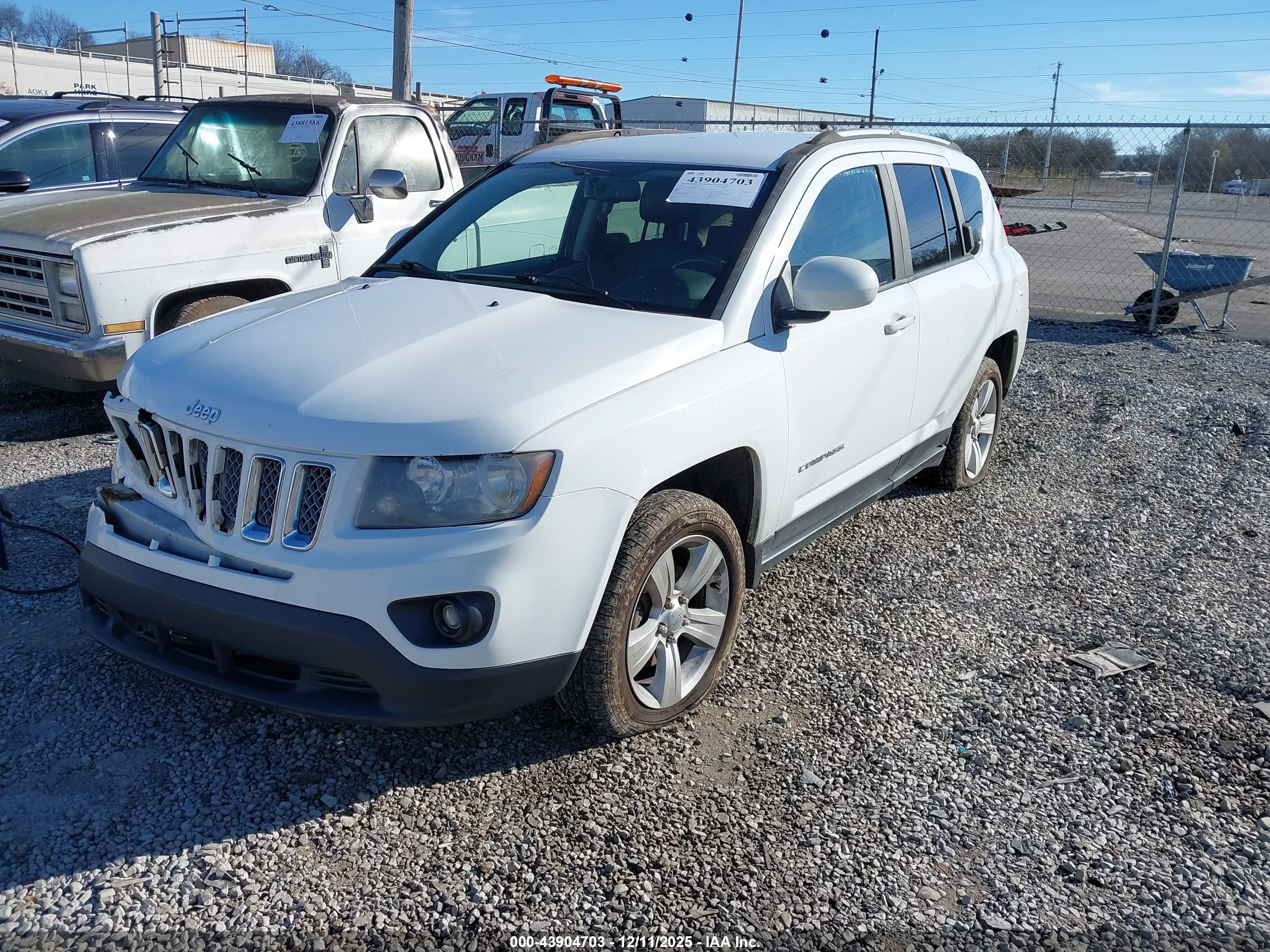 JEEP COMPASS image 2