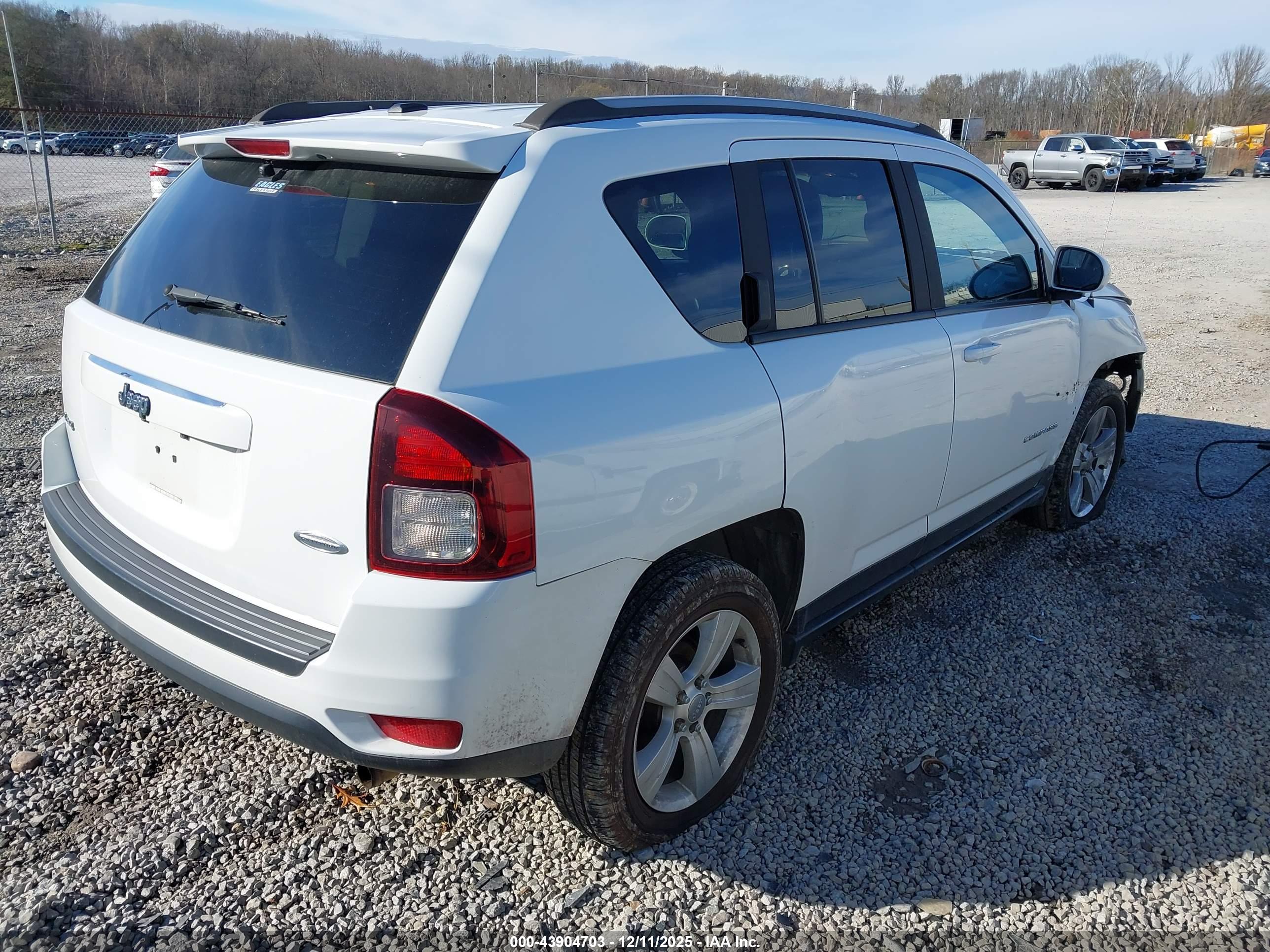 JEEP COMPASS image 4