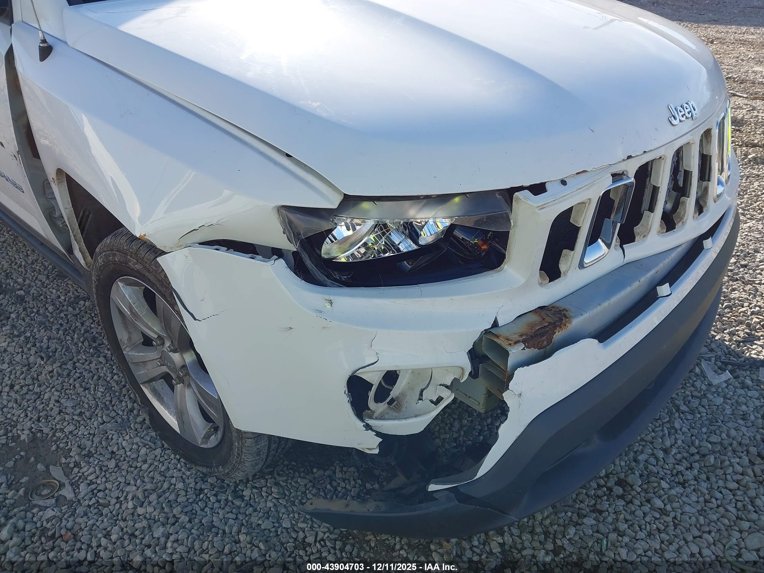 JEEP COMPASS image 6