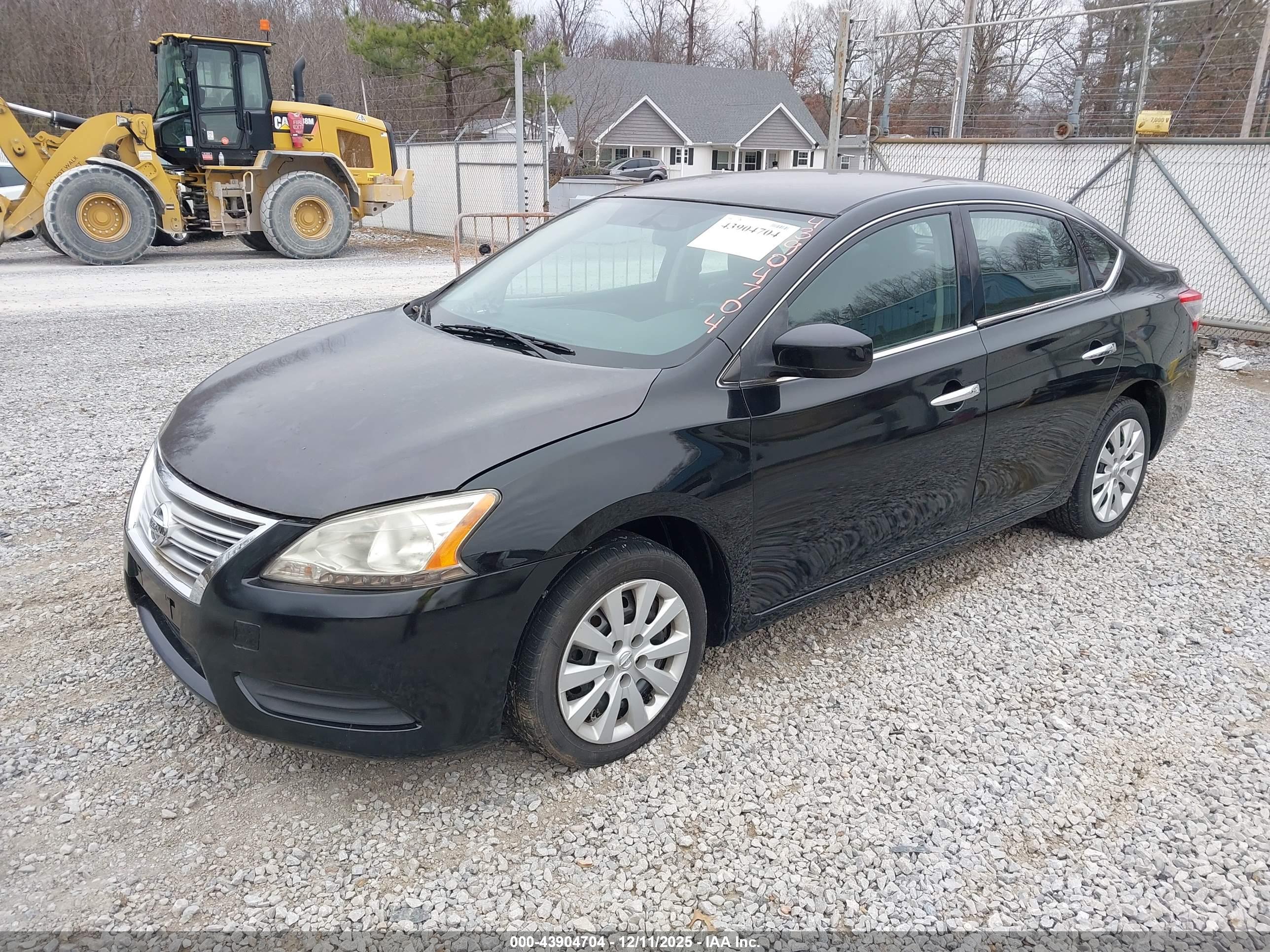 NISSAN SENTRA image 2