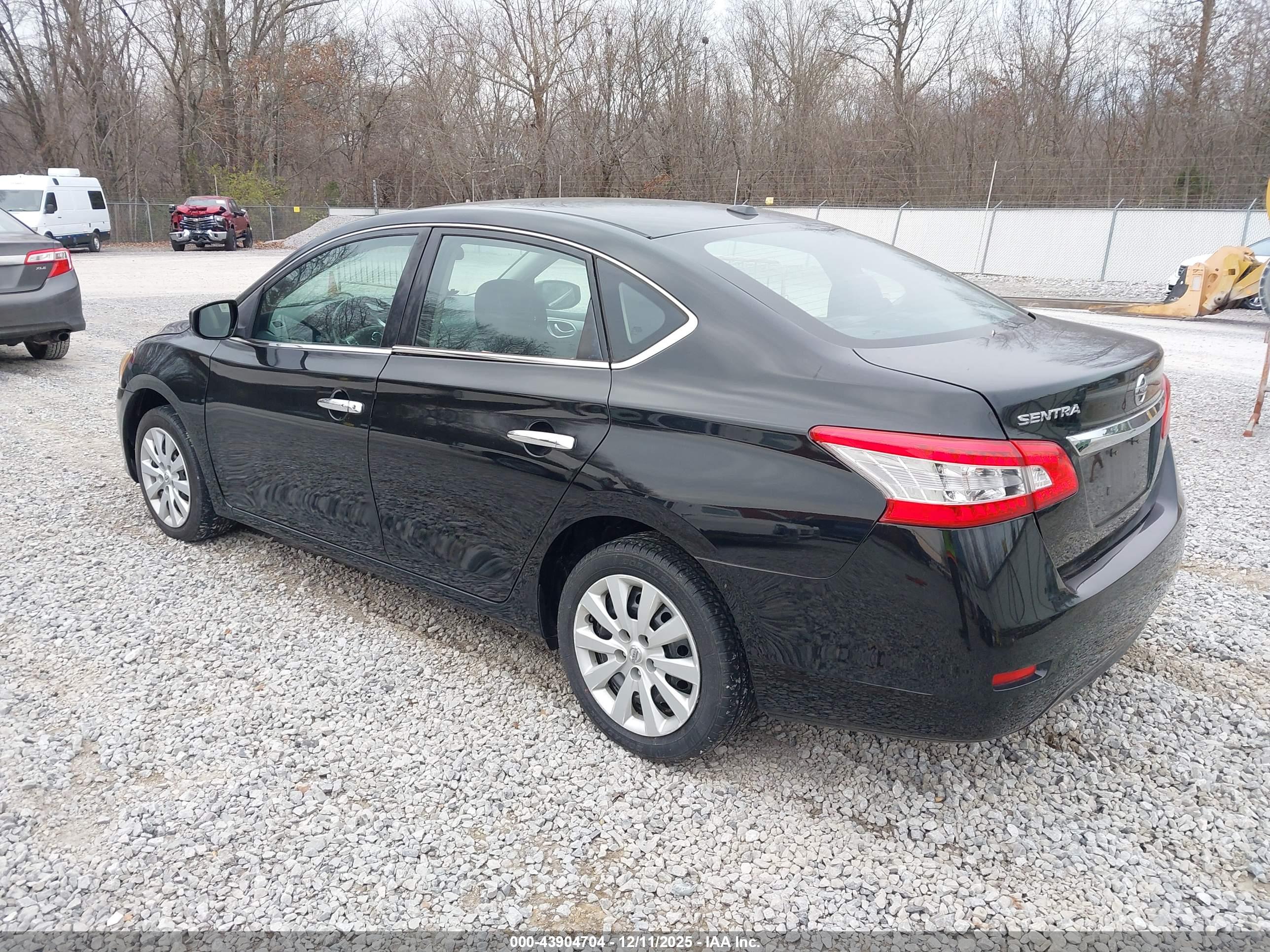 NISSAN SENTRA image 3