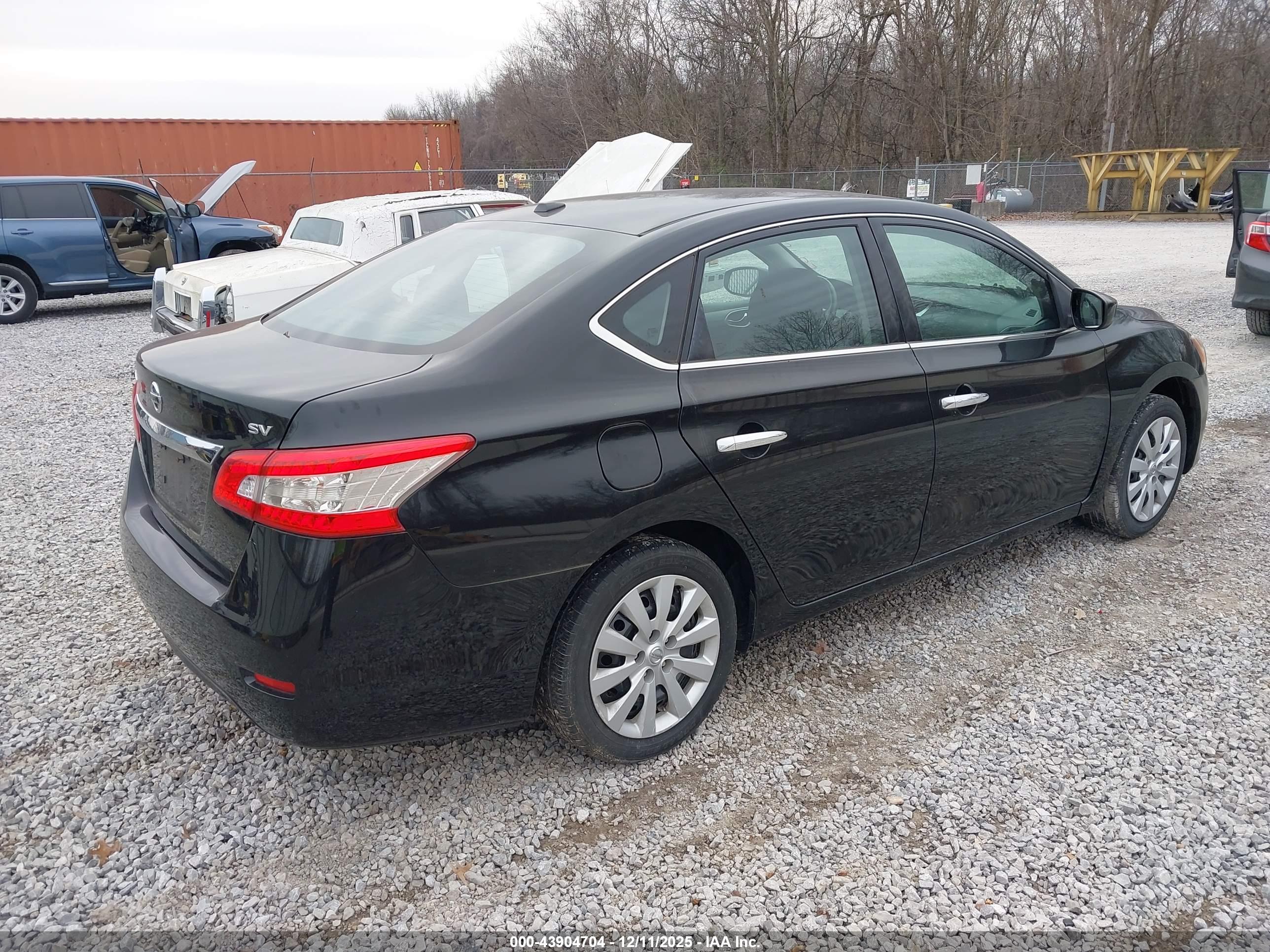 NISSAN SENTRA image 4
