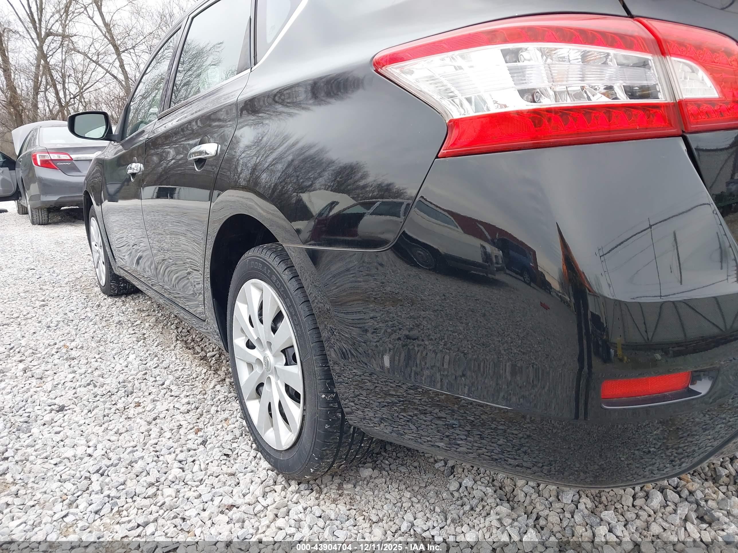 NISSAN SENTRA image 6