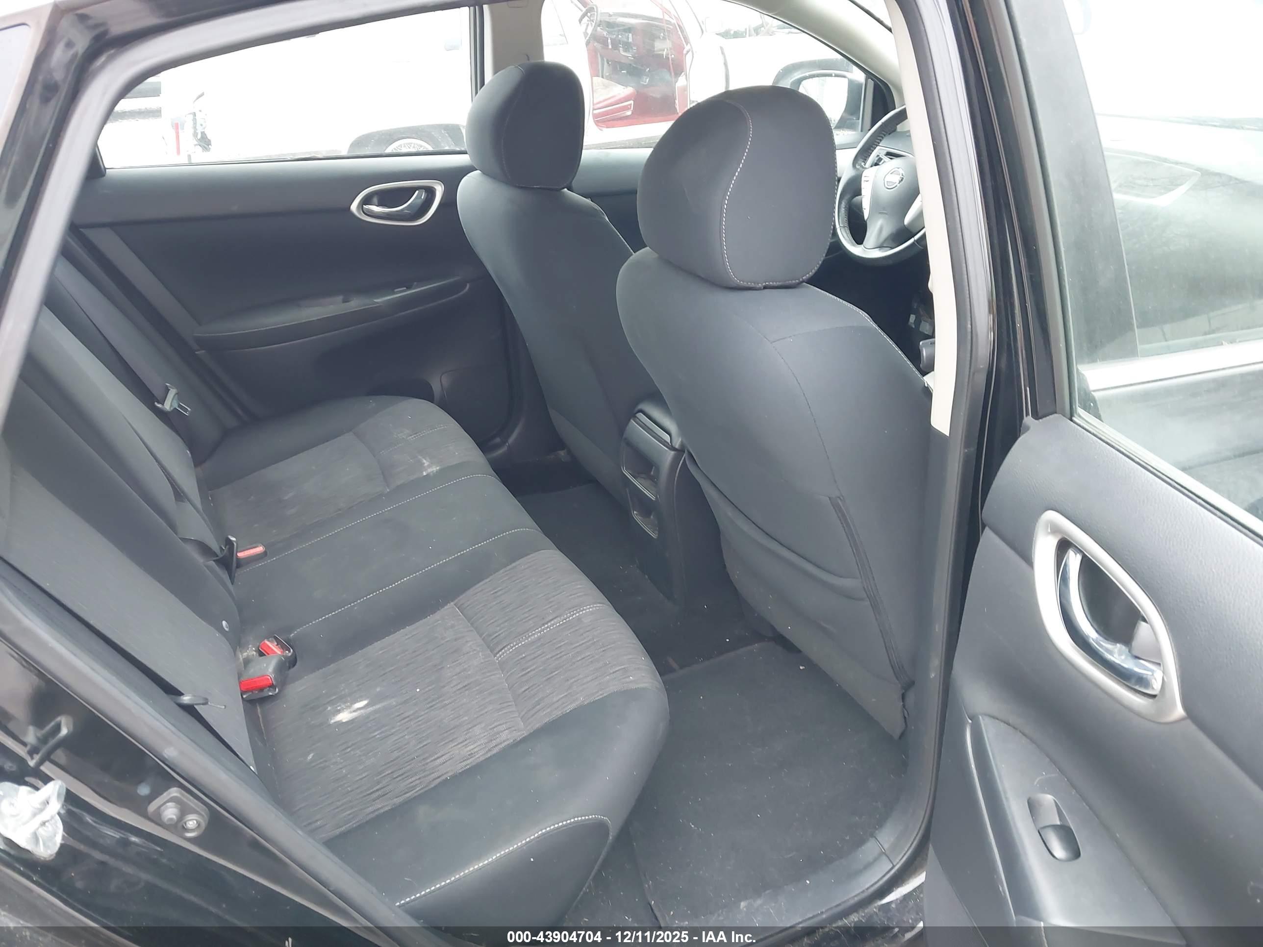 NISSAN SENTRA image 8