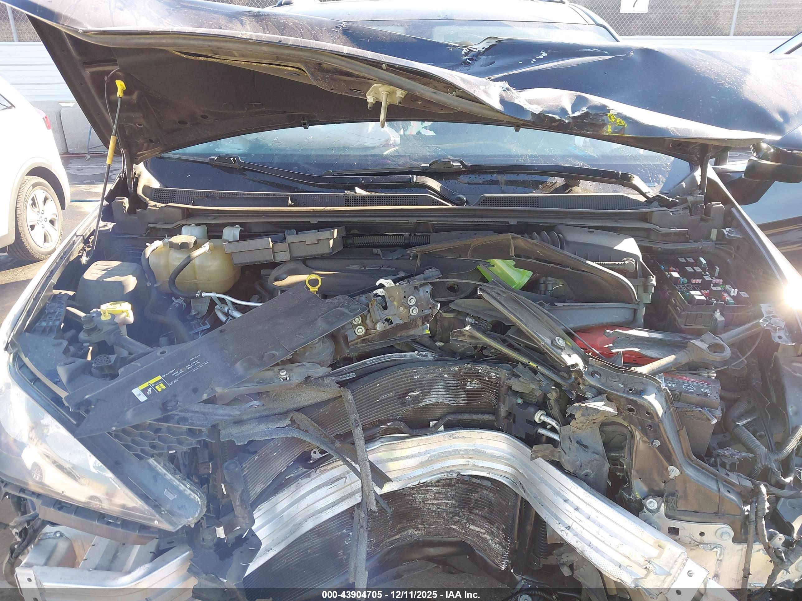 CHRYSLER VOYAGER image 10
