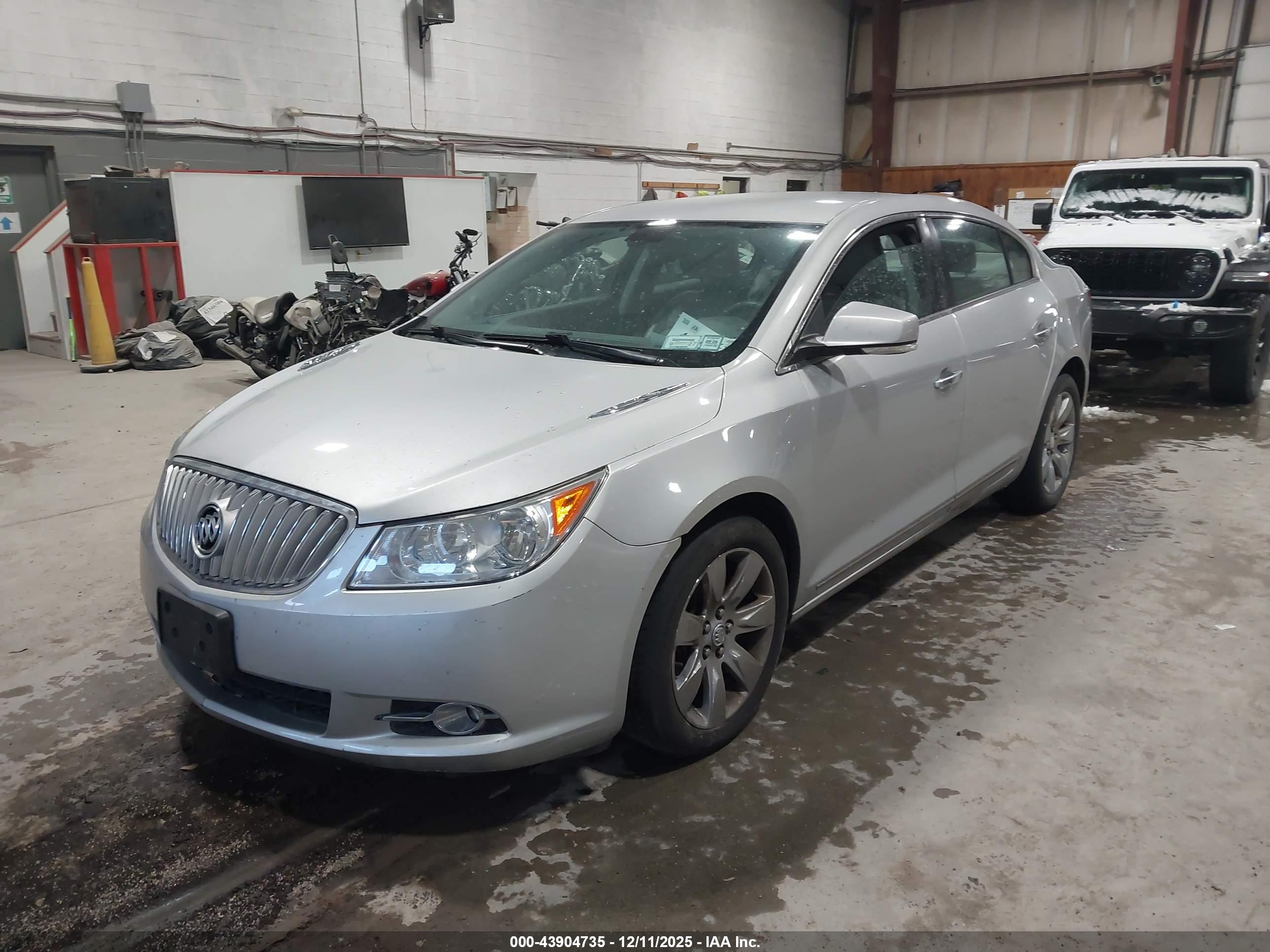 BUICK LACROSSE image 2