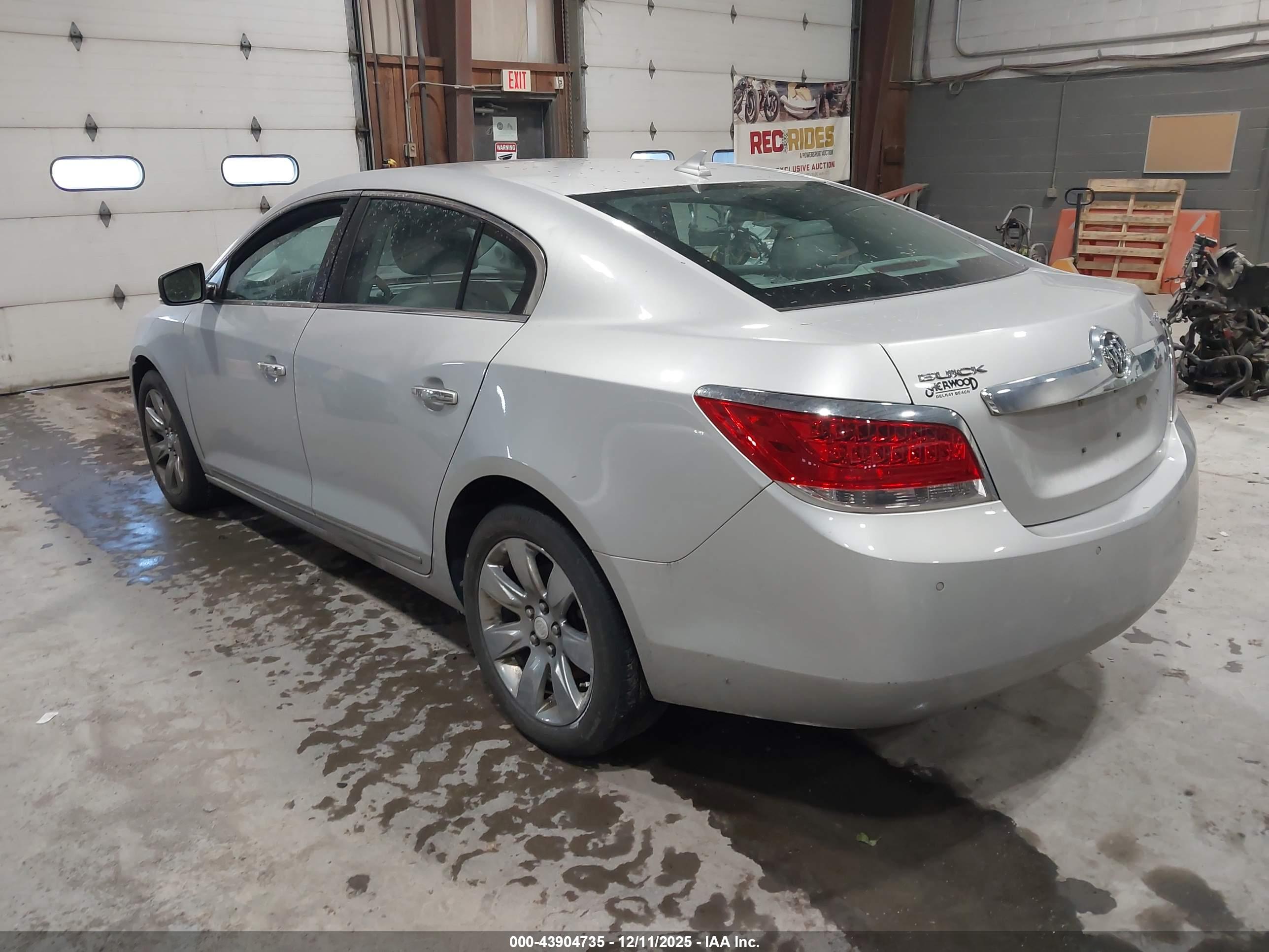 BUICK LACROSSE image 3