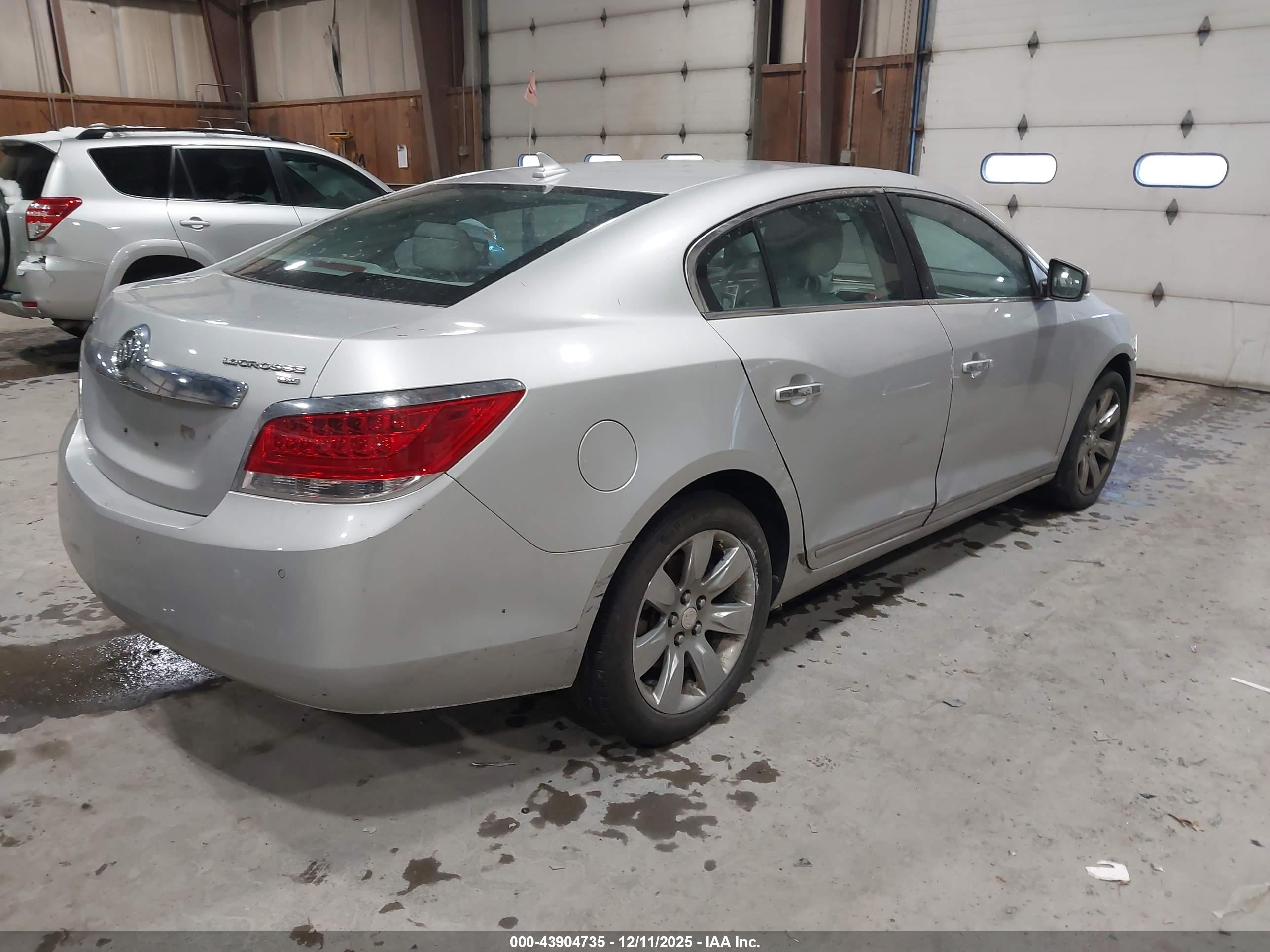 BUICK LACROSSE image 4