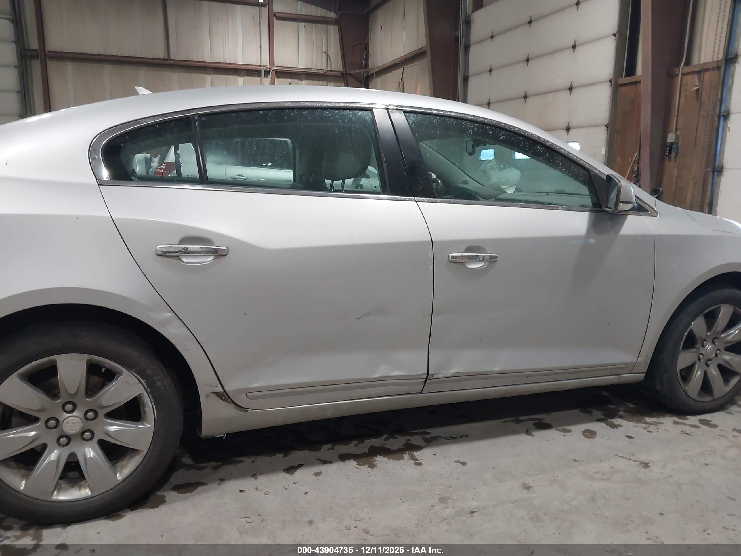 BUICK LACROSSE image 6