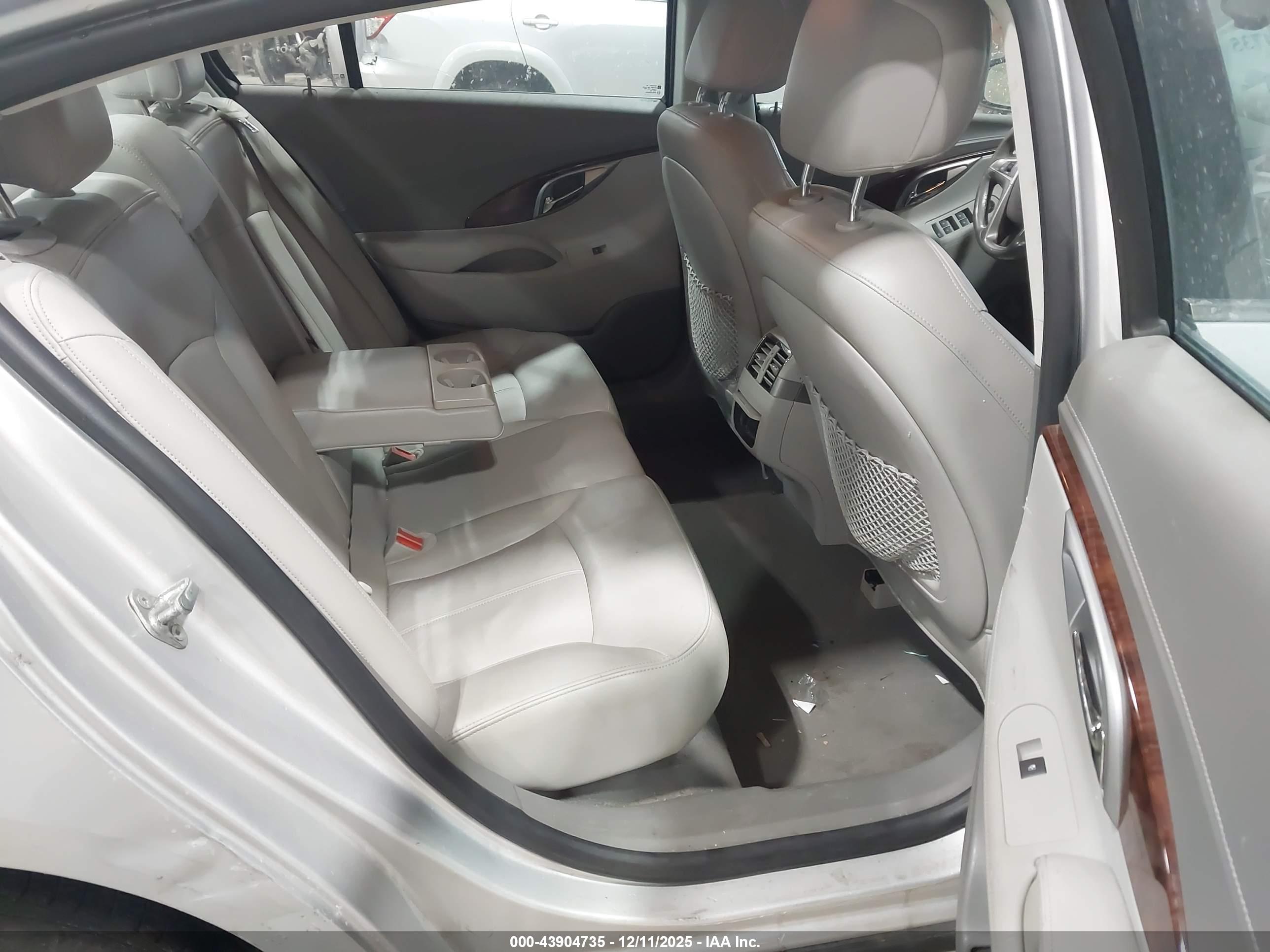 BUICK LACROSSE image 8