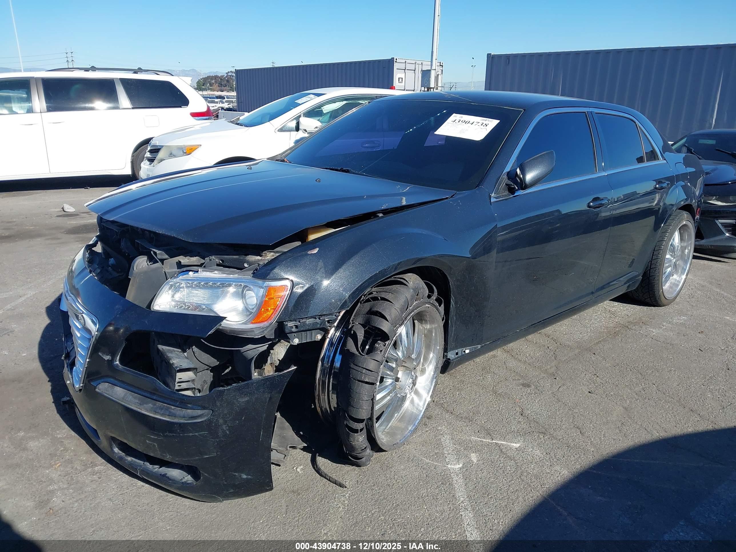 CHRYSLER 300 image 2