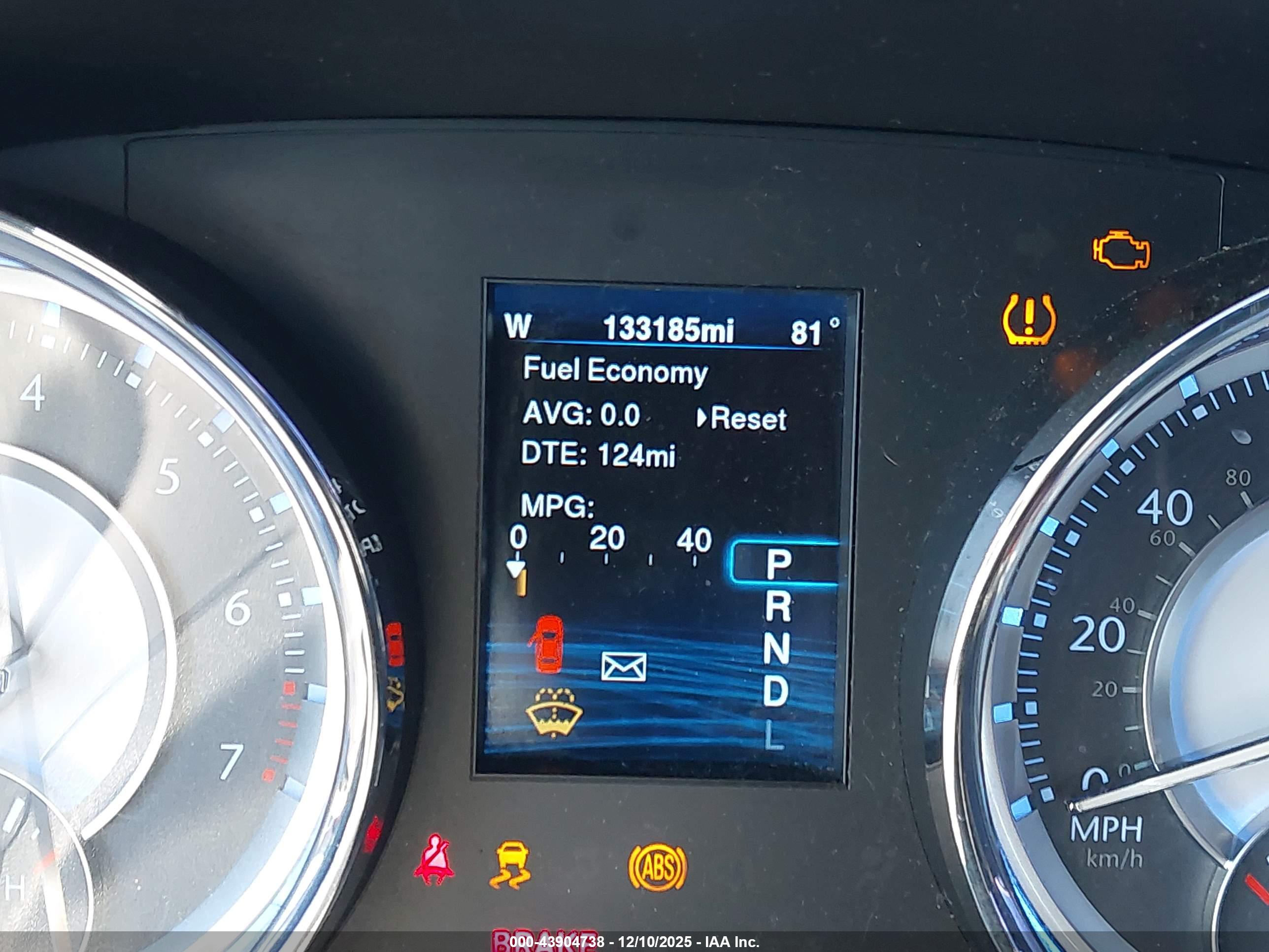 CHRYSLER 300 image 7
