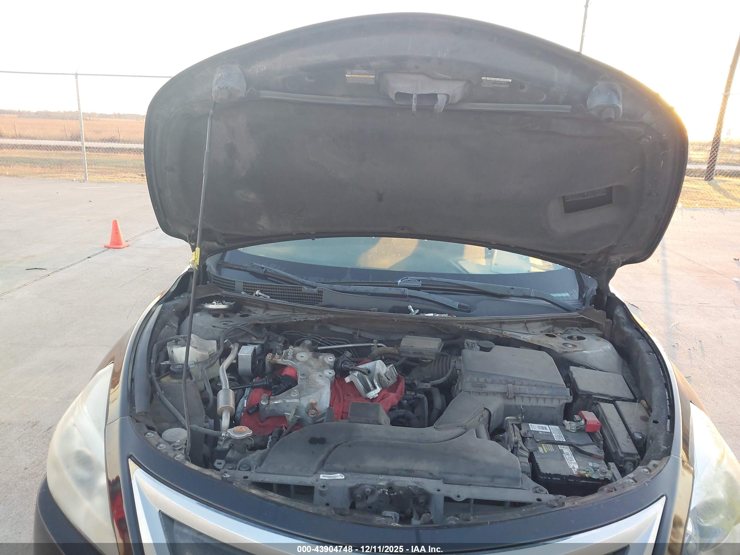 NISSAN ALTIMA image 10