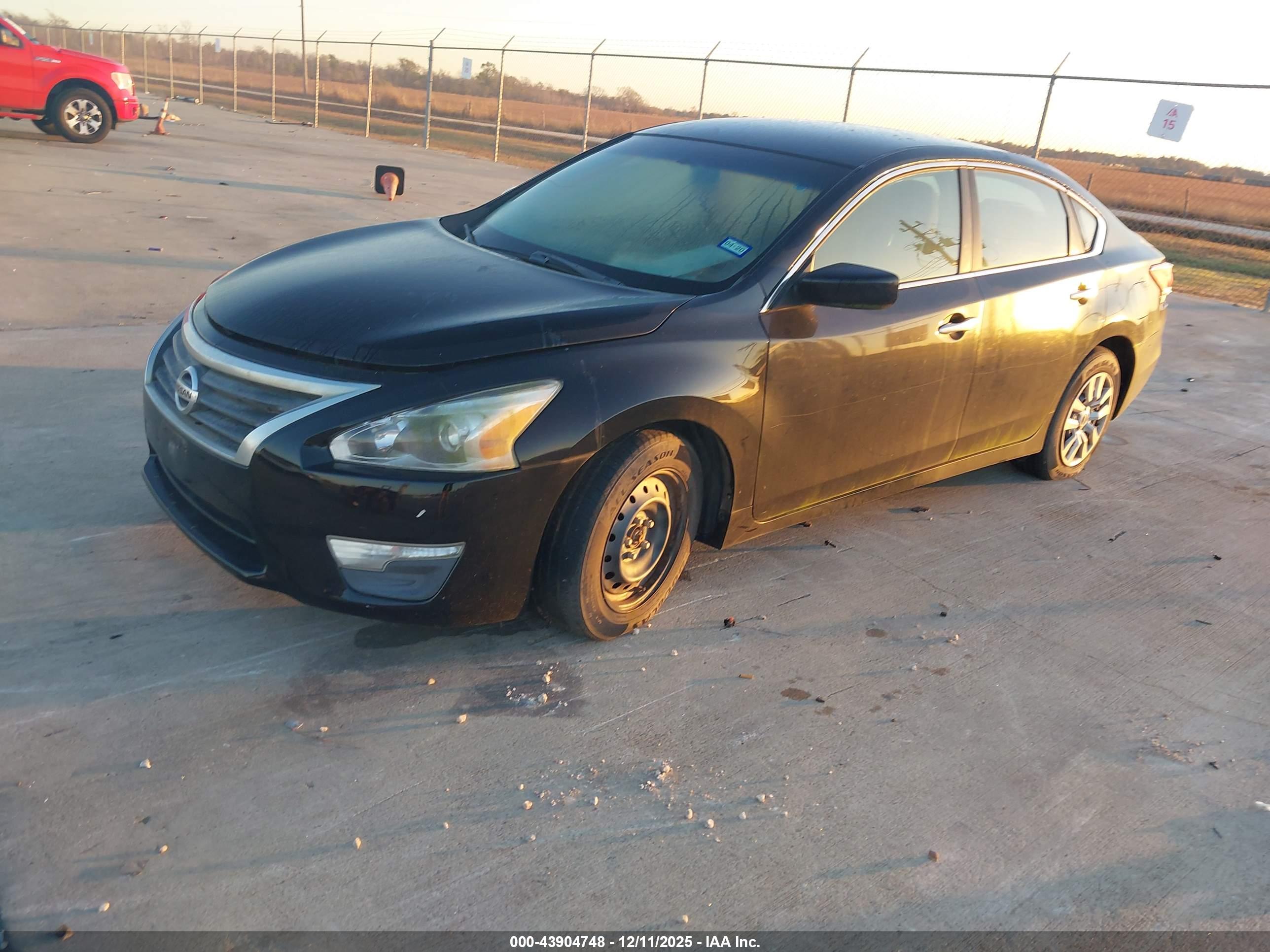 NISSAN ALTIMA image 2