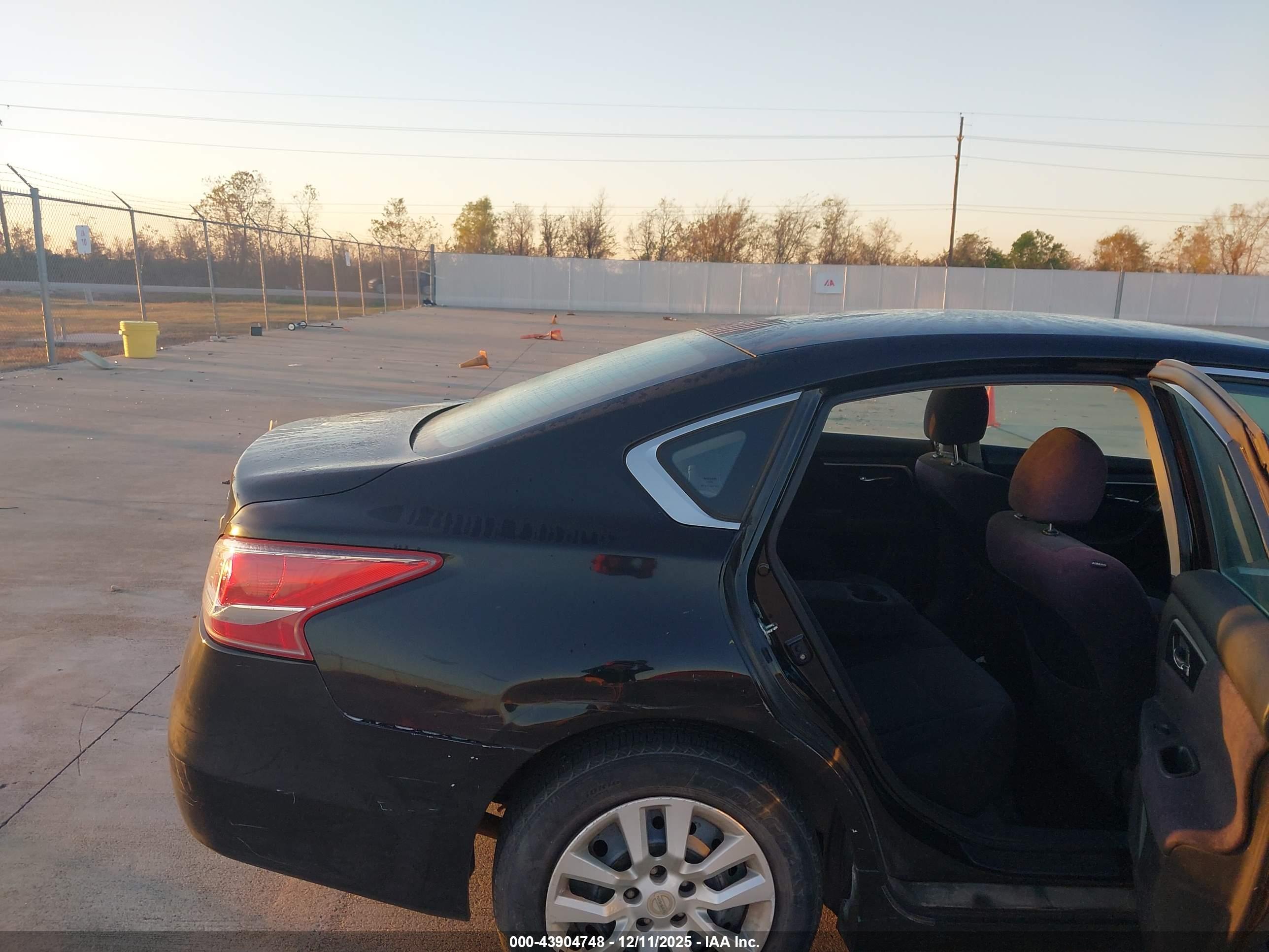 NISSAN ALTIMA image 8