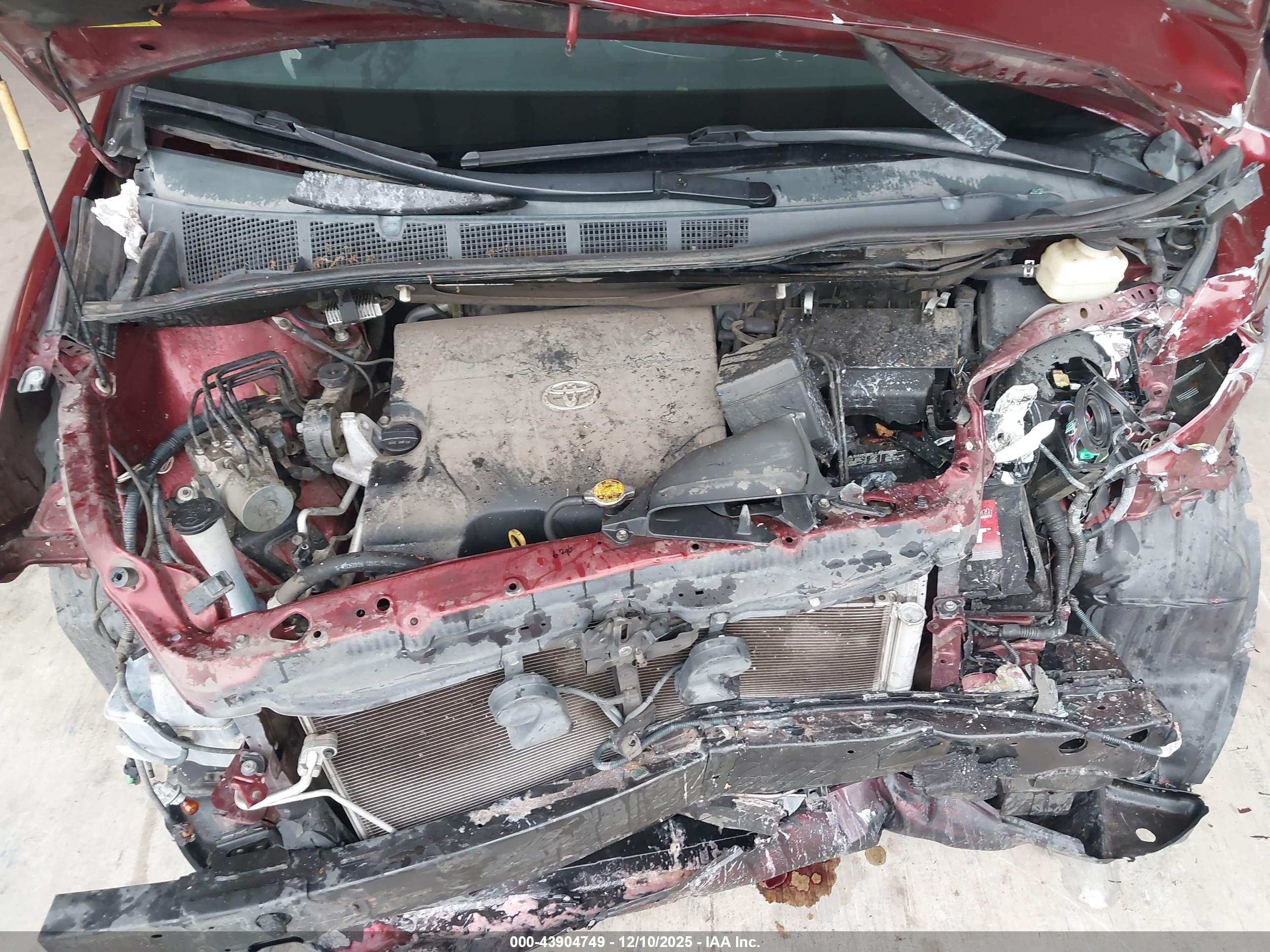 TOYOTA SIENNA image 10