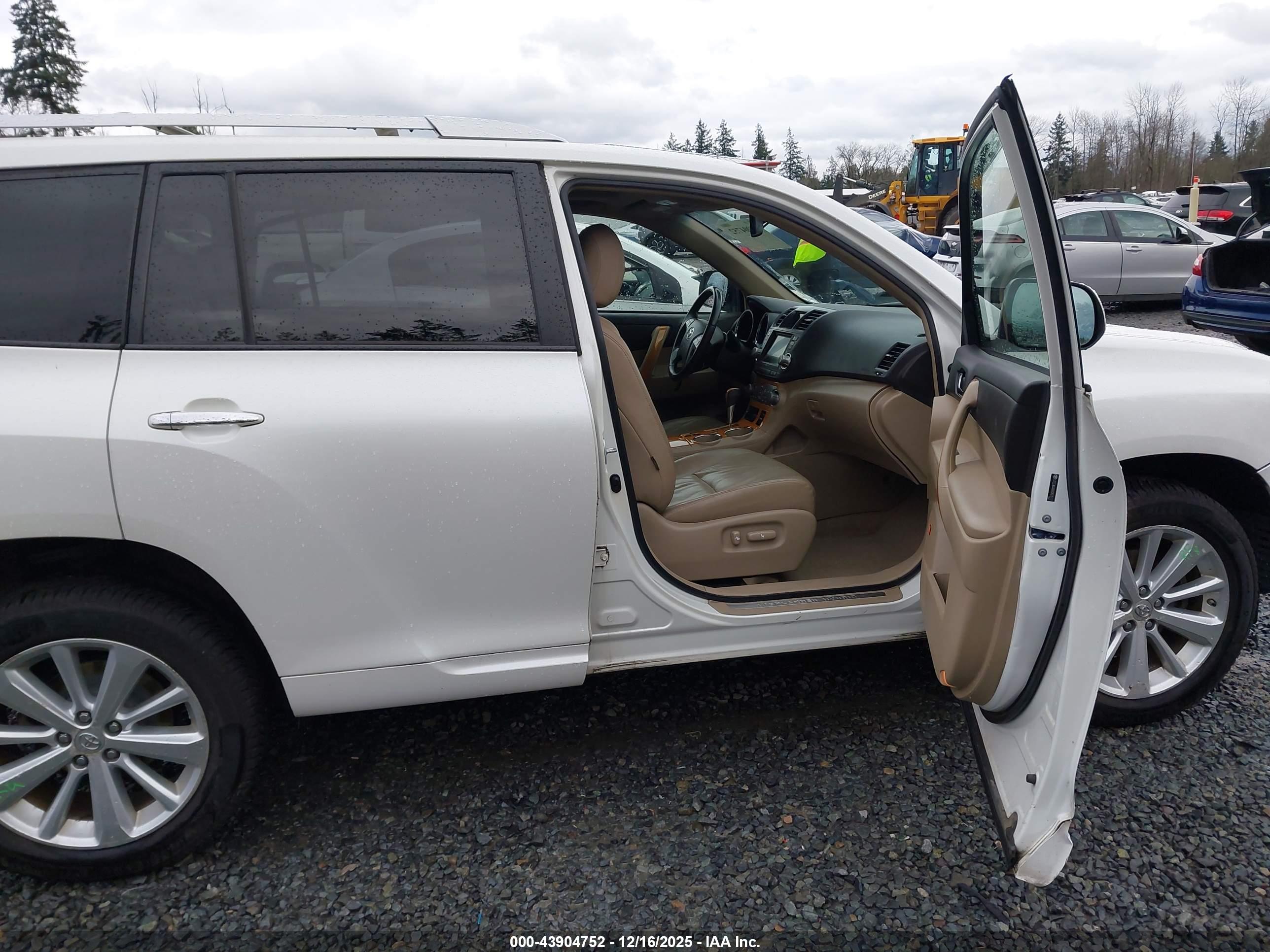 TOYOTA HIGHLANDER image 5