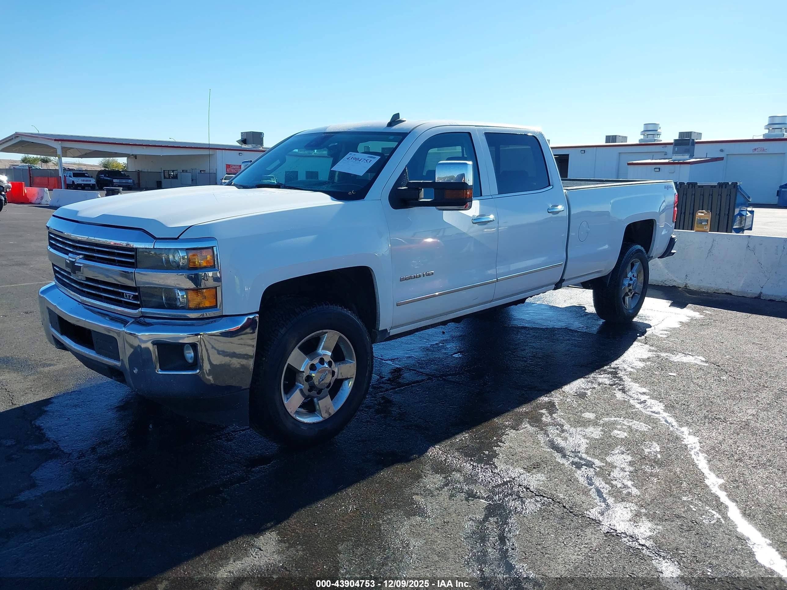 CHEVROLET SILVERADO image 2