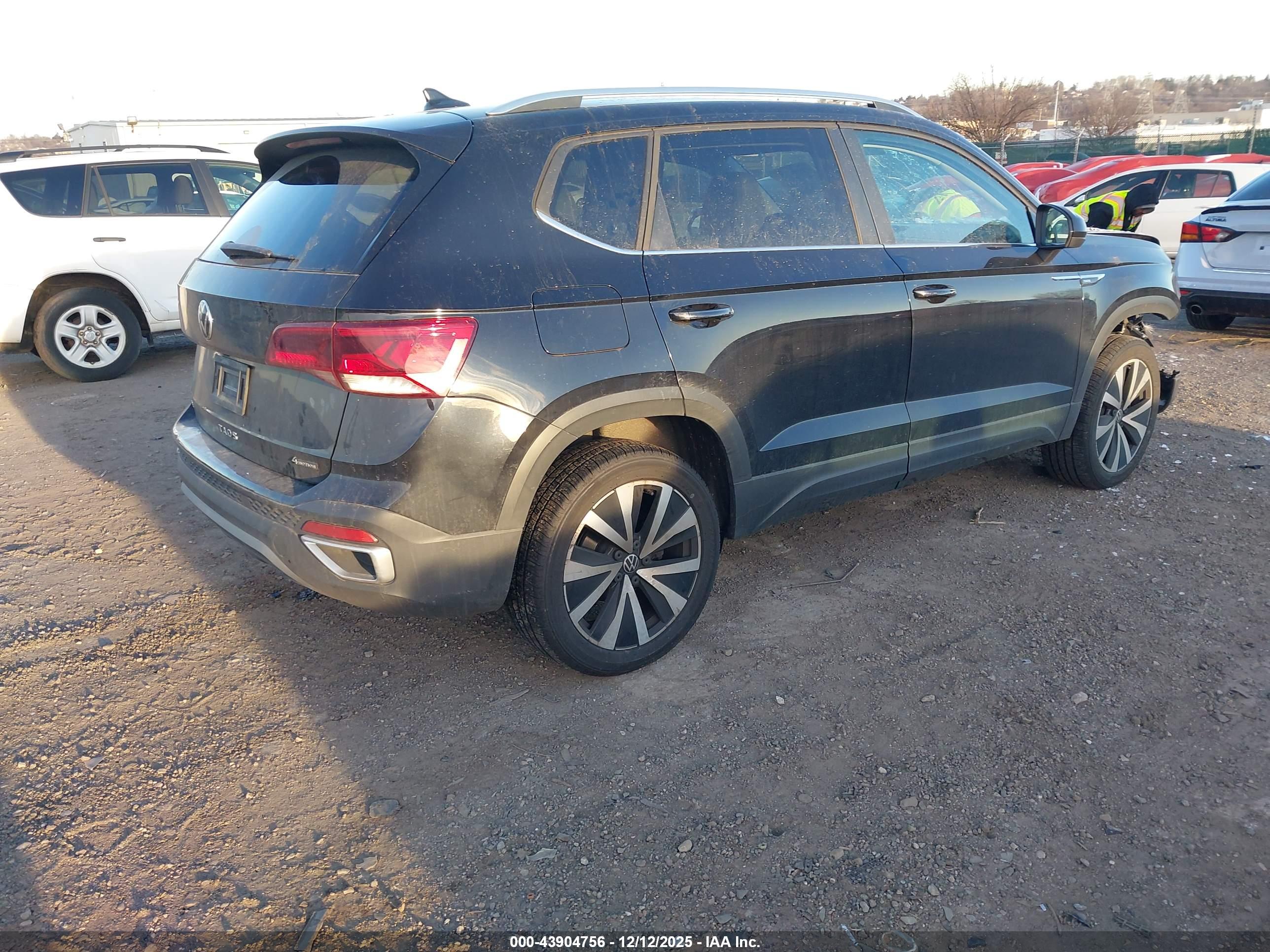 VOLKSWAGEN TAOS image 4