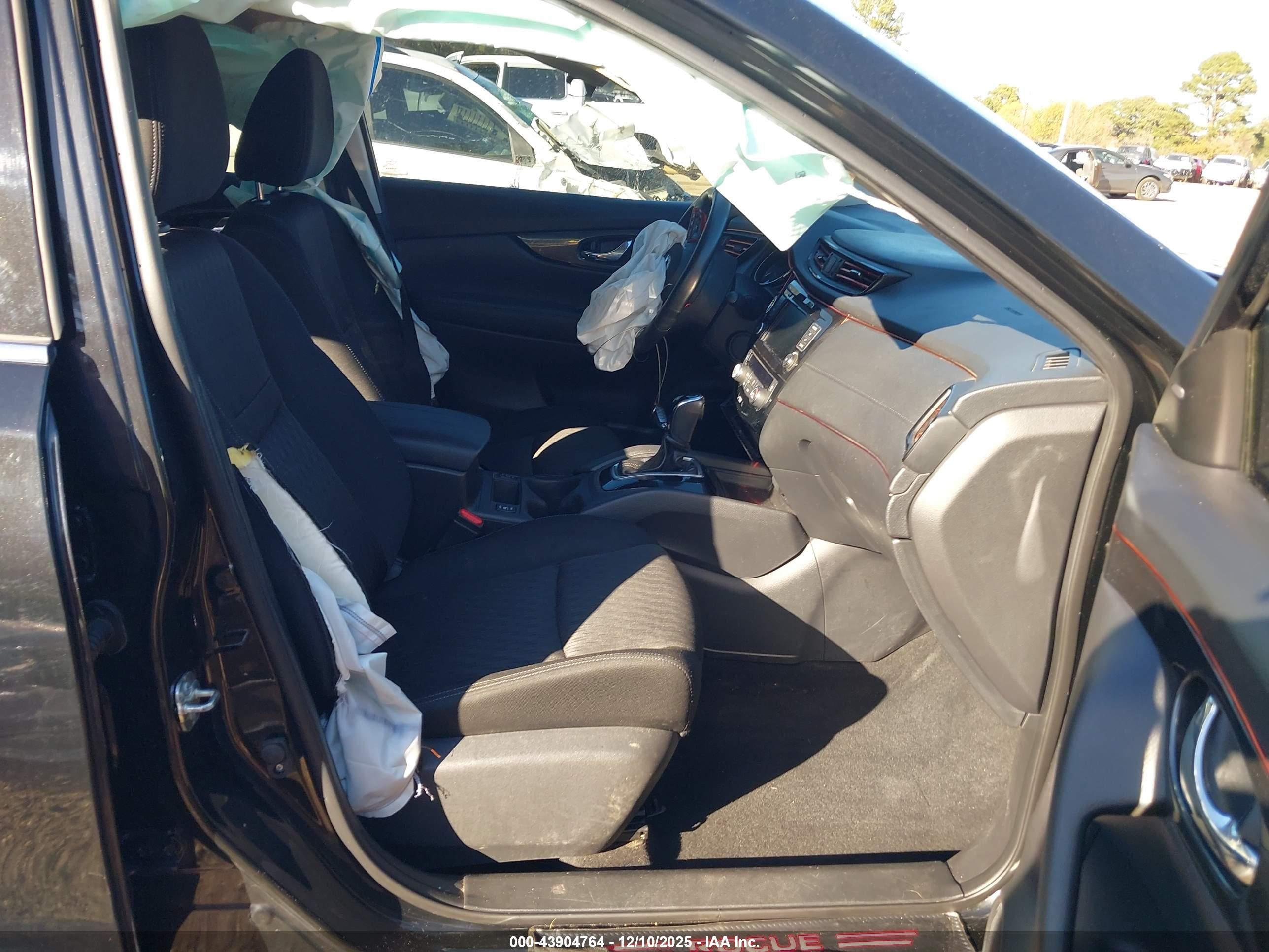 NISSAN ROGUE image 5