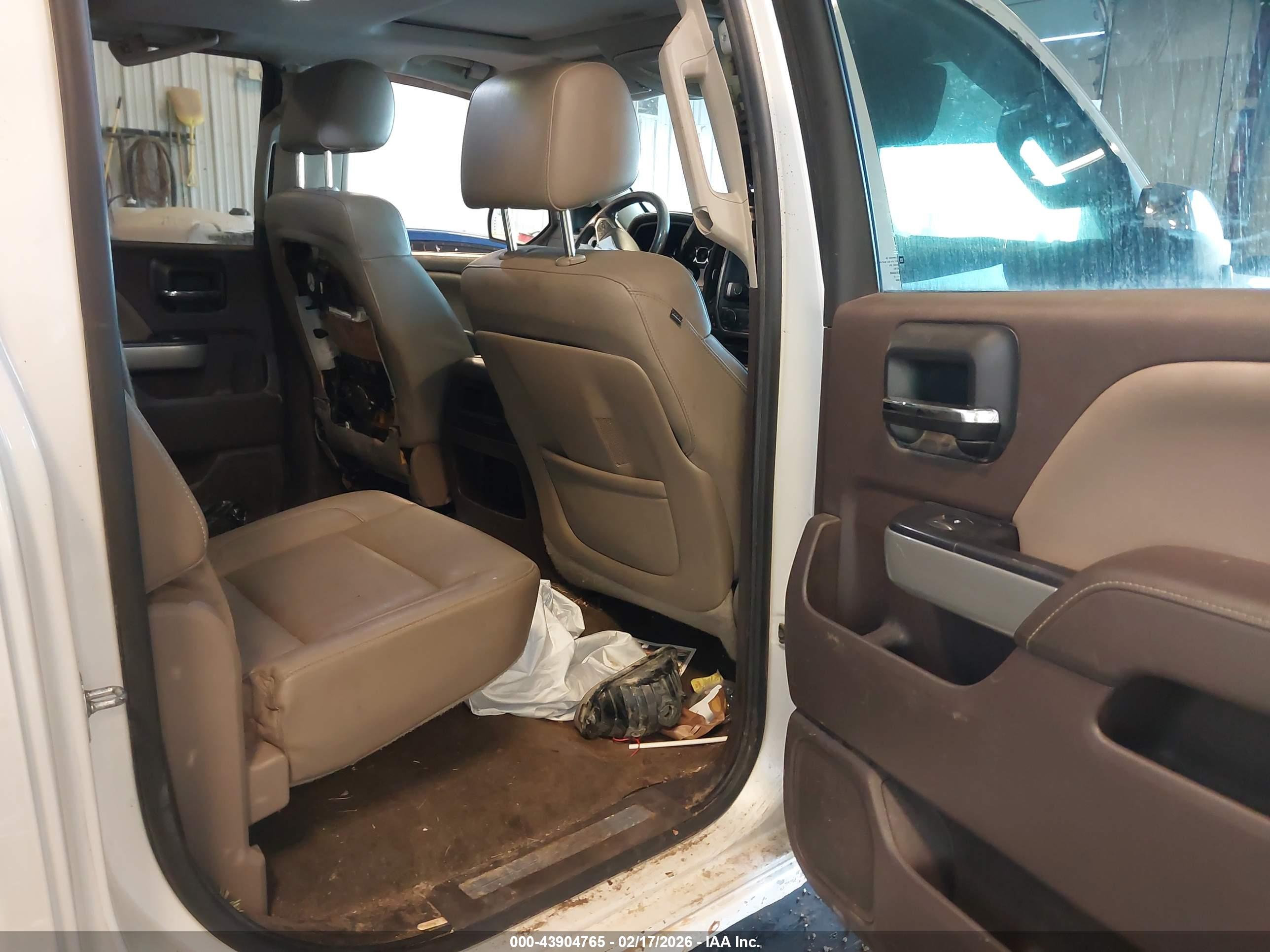 CHEVROLET SILVERADO image 8