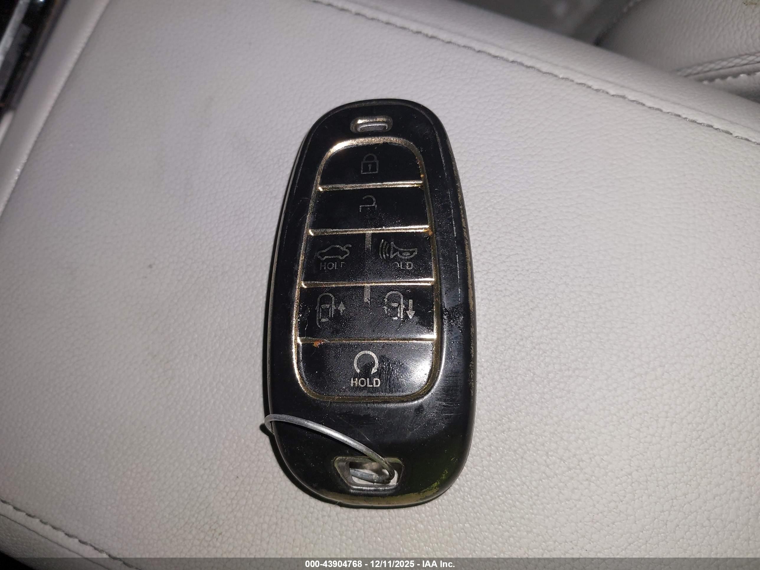 HYUNDAI TUCSON image 11