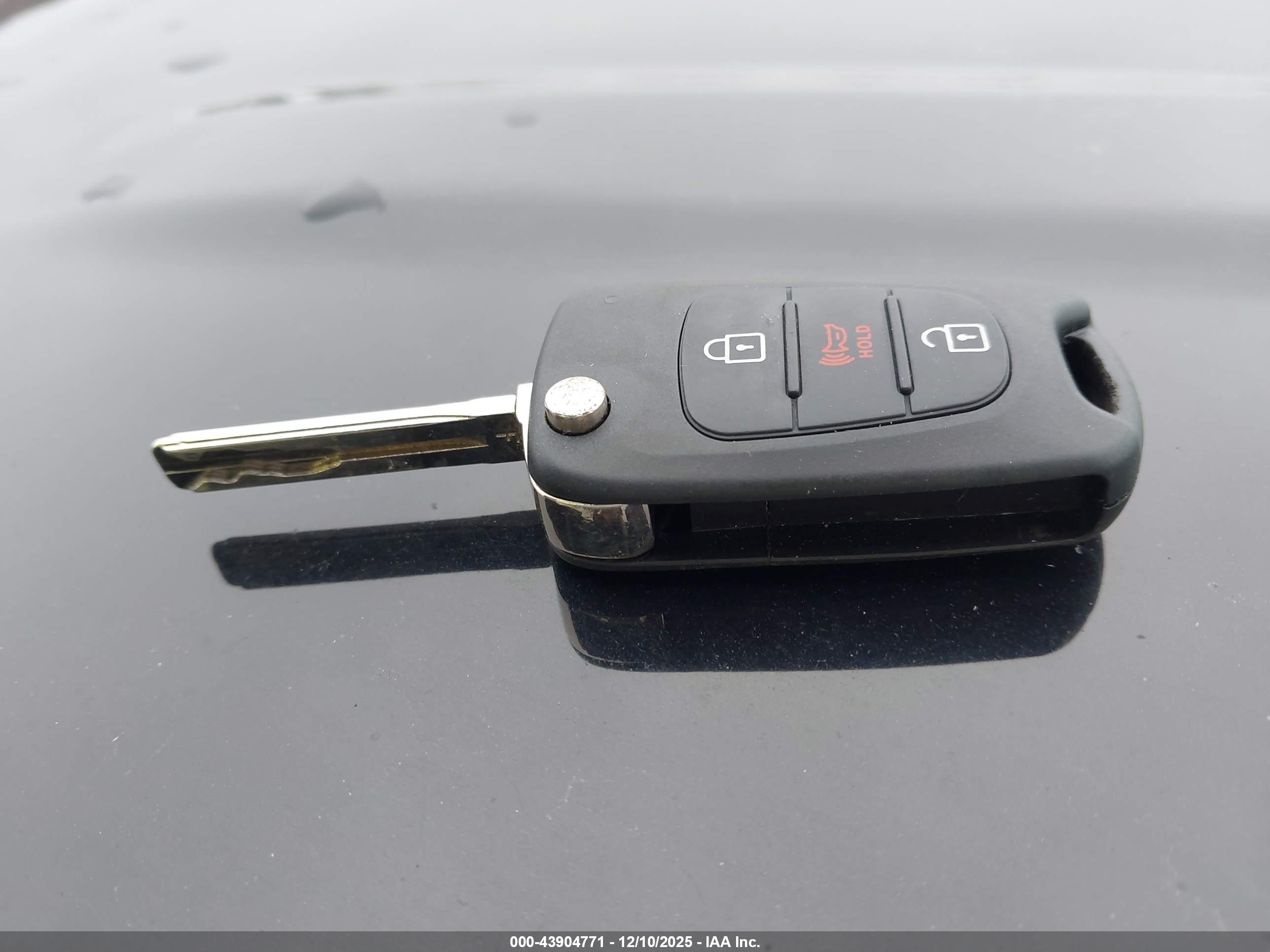 KIA SPORTAGE image 11