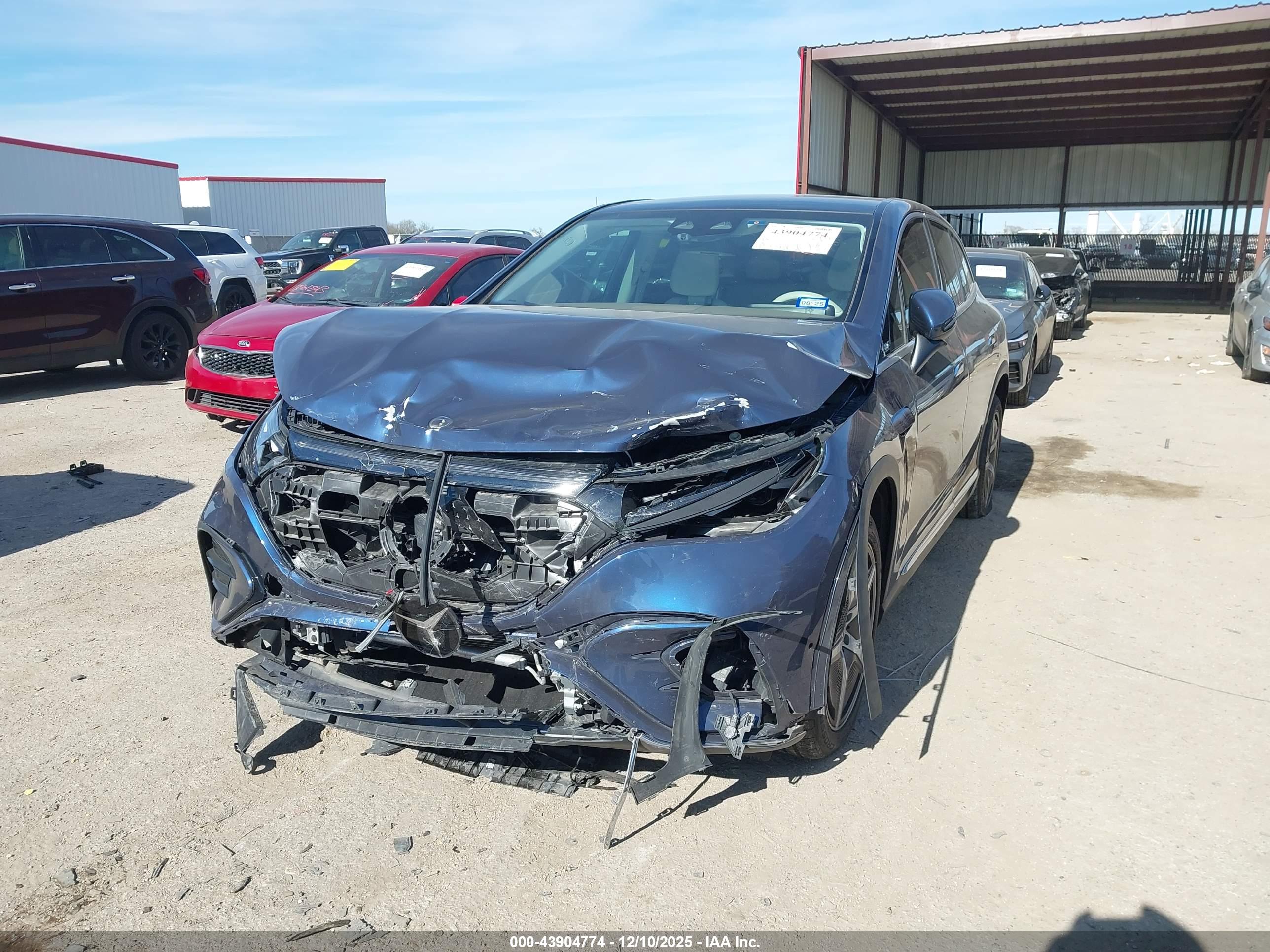 MERCEDES-BENZ EQE image 2