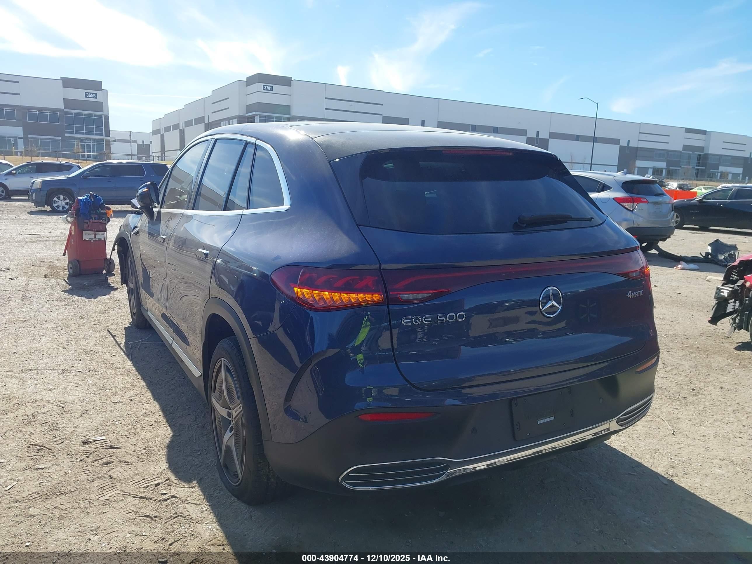 MERCEDES-BENZ EQE image 3