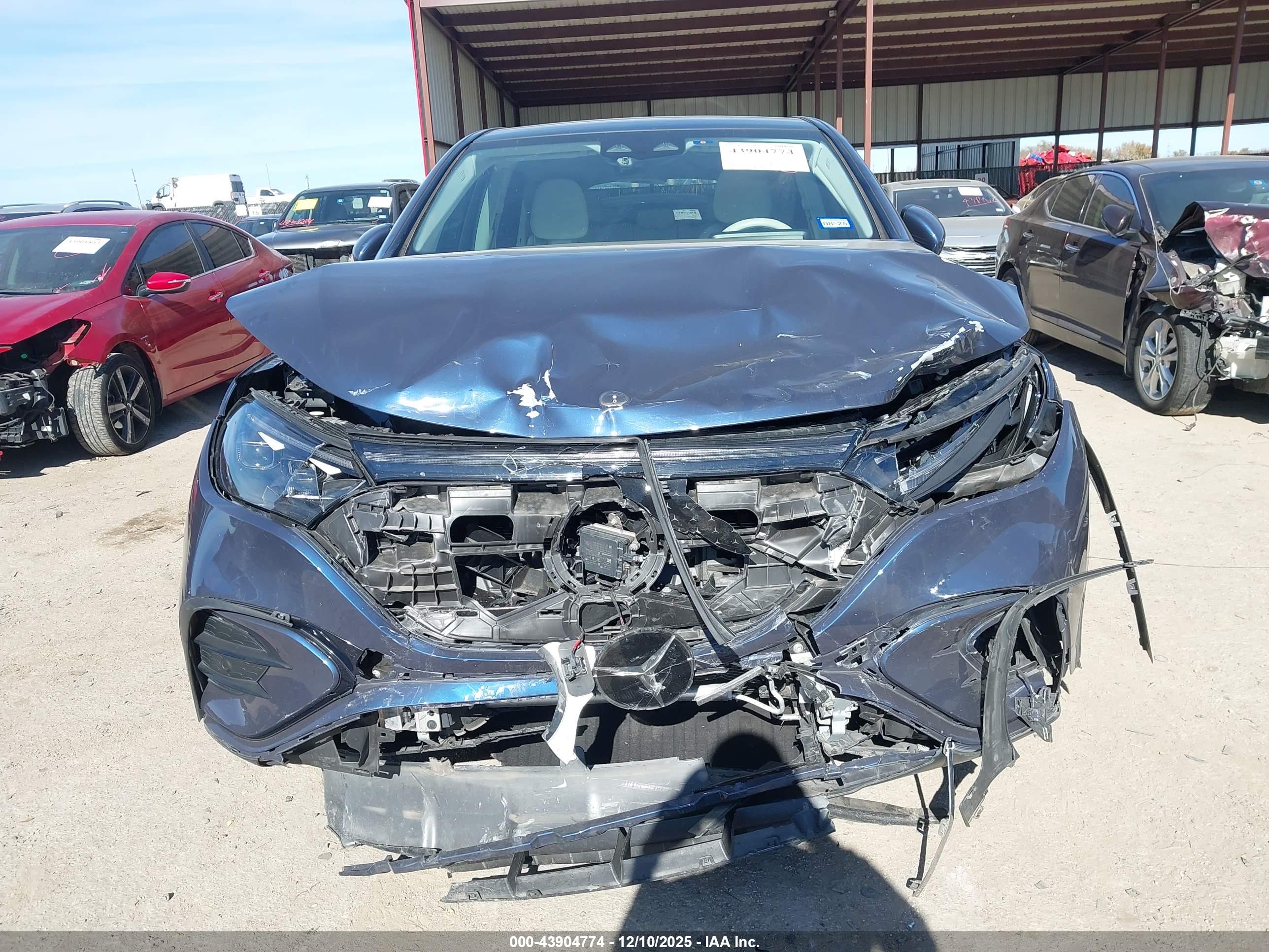 MERCEDES-BENZ EQE image 6