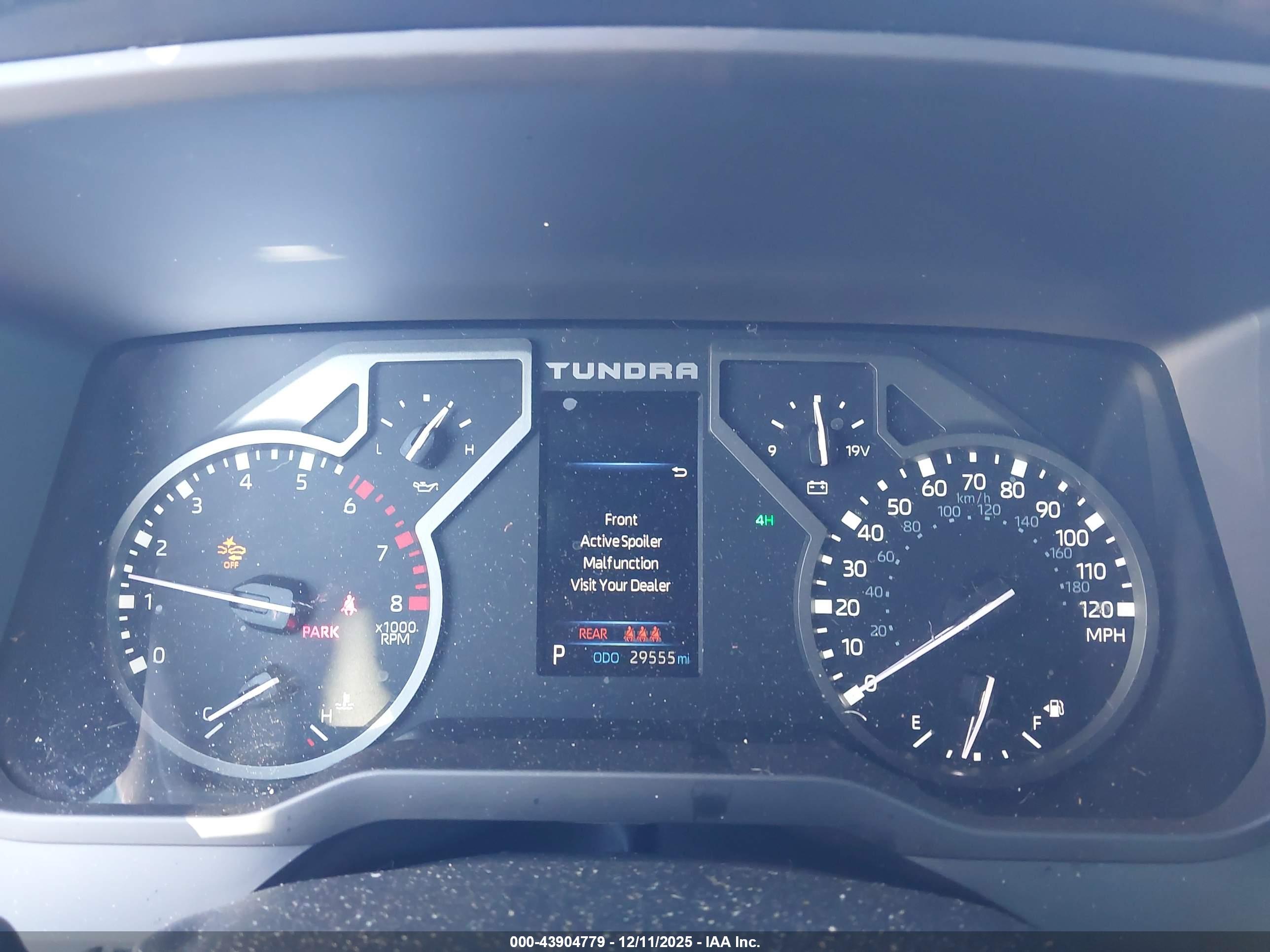 TOYOTA TUNDRA image 7