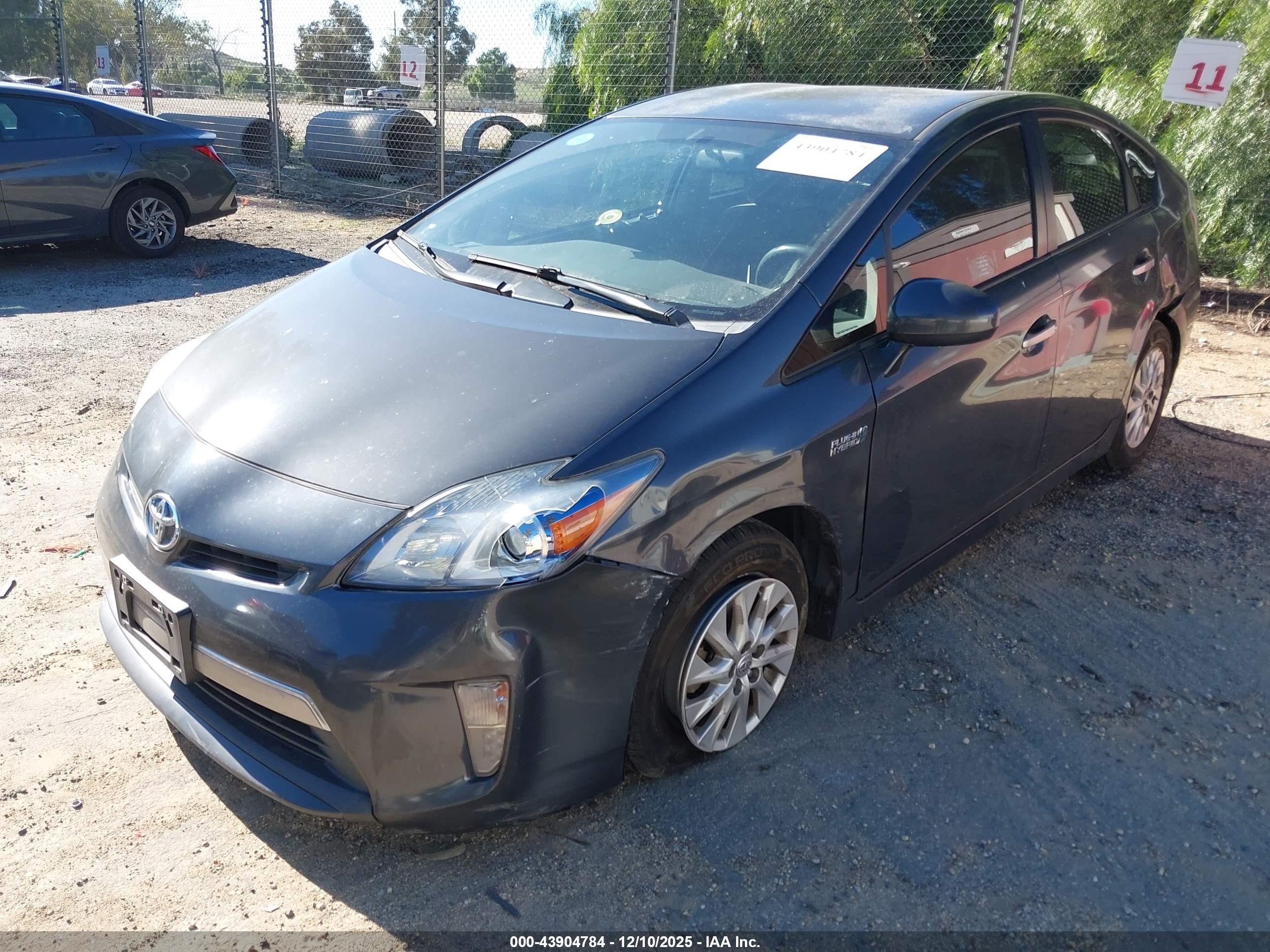 TOYOTA PRIUS image 2