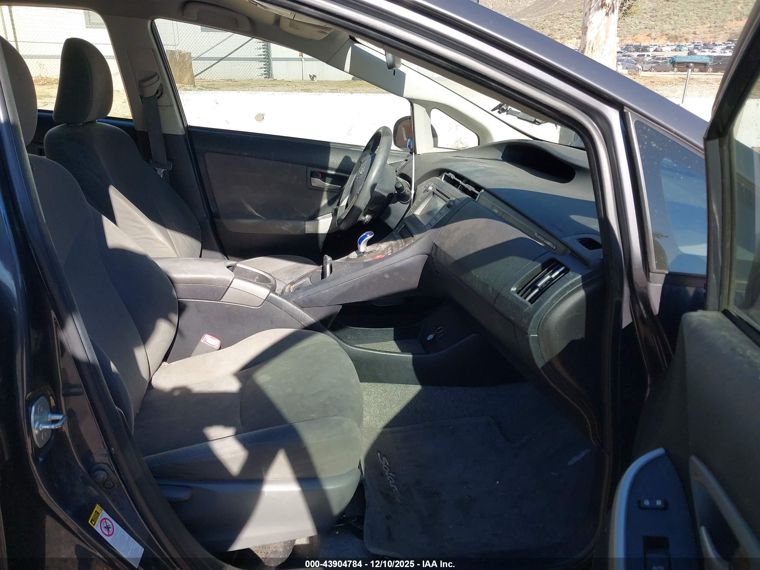 TOYOTA PRIUS image 5