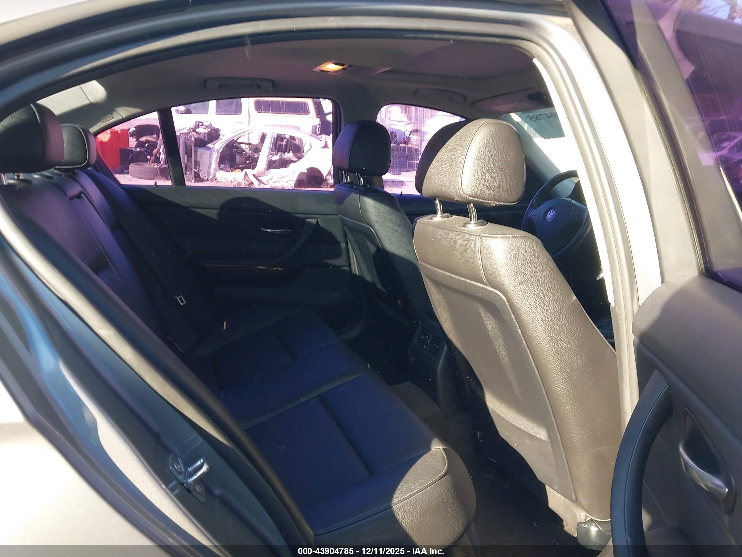 BMW 328I image 8