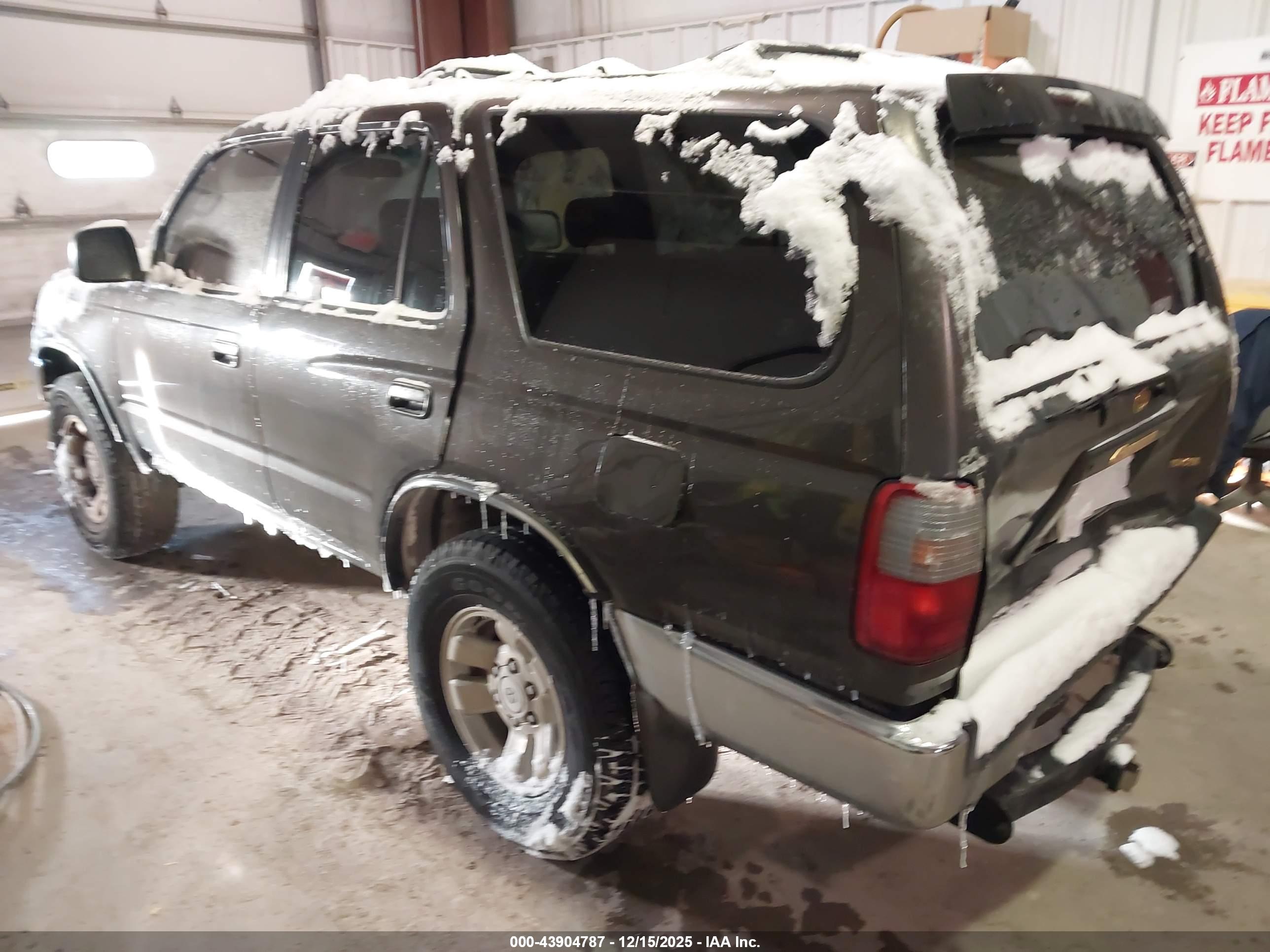 TOYOTA 4RUNNER image 3