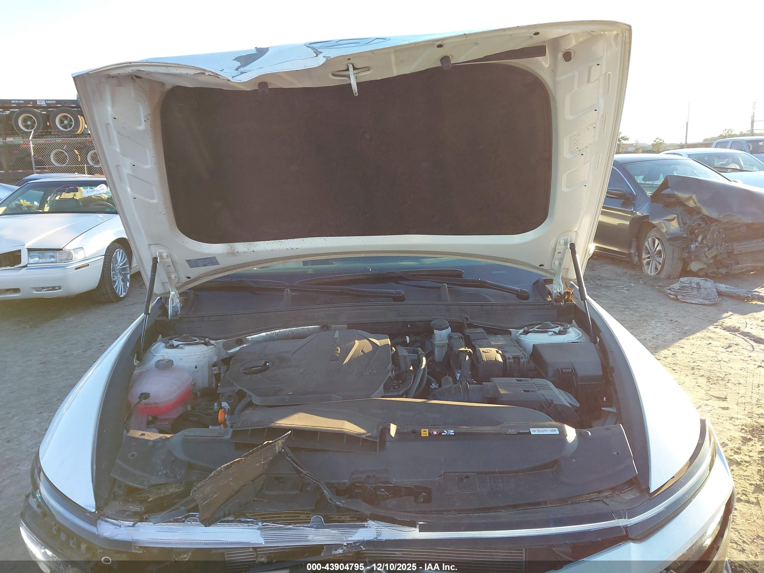HYUNDAI SONATA image 10