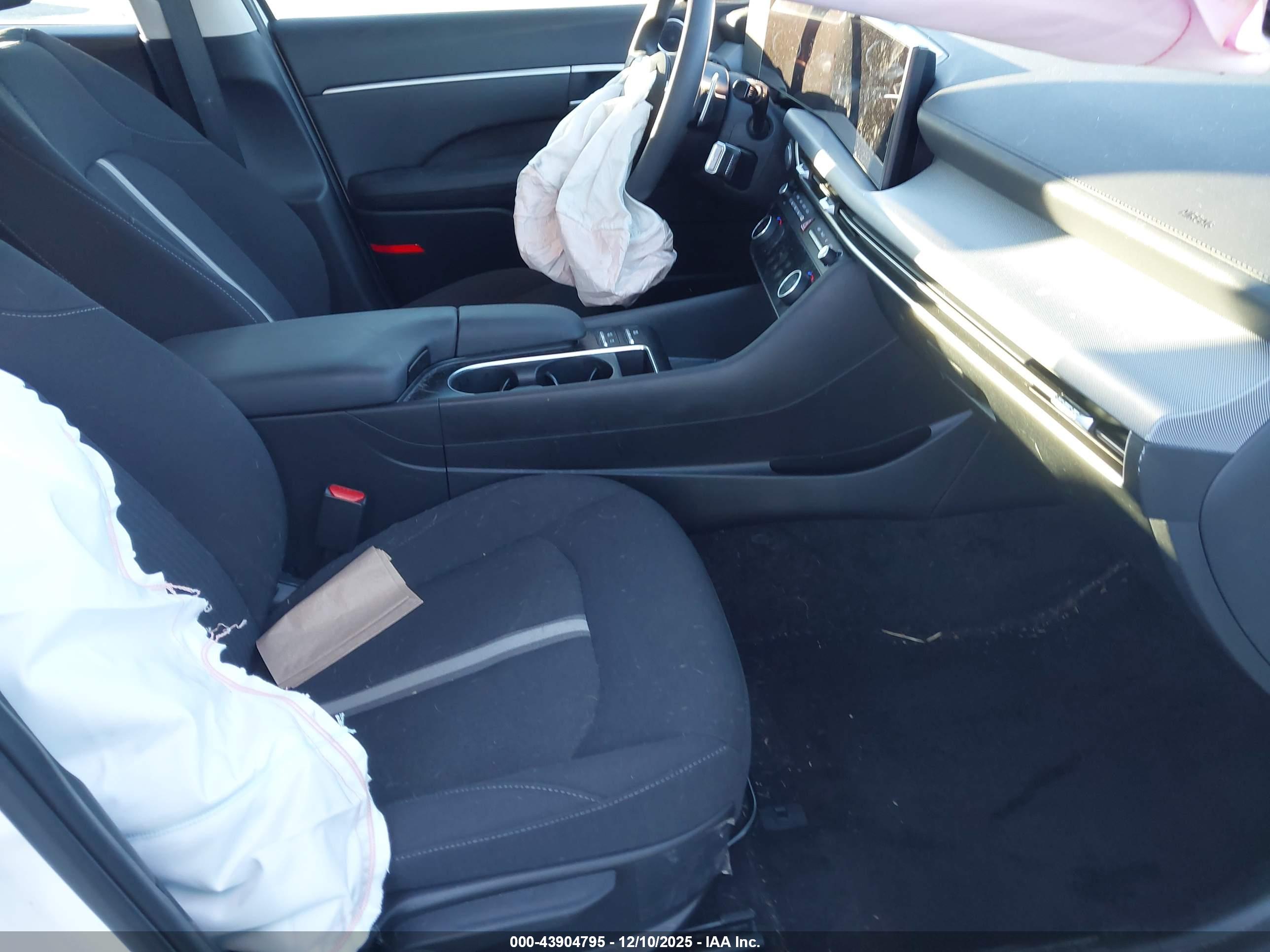 HYUNDAI SONATA image 5