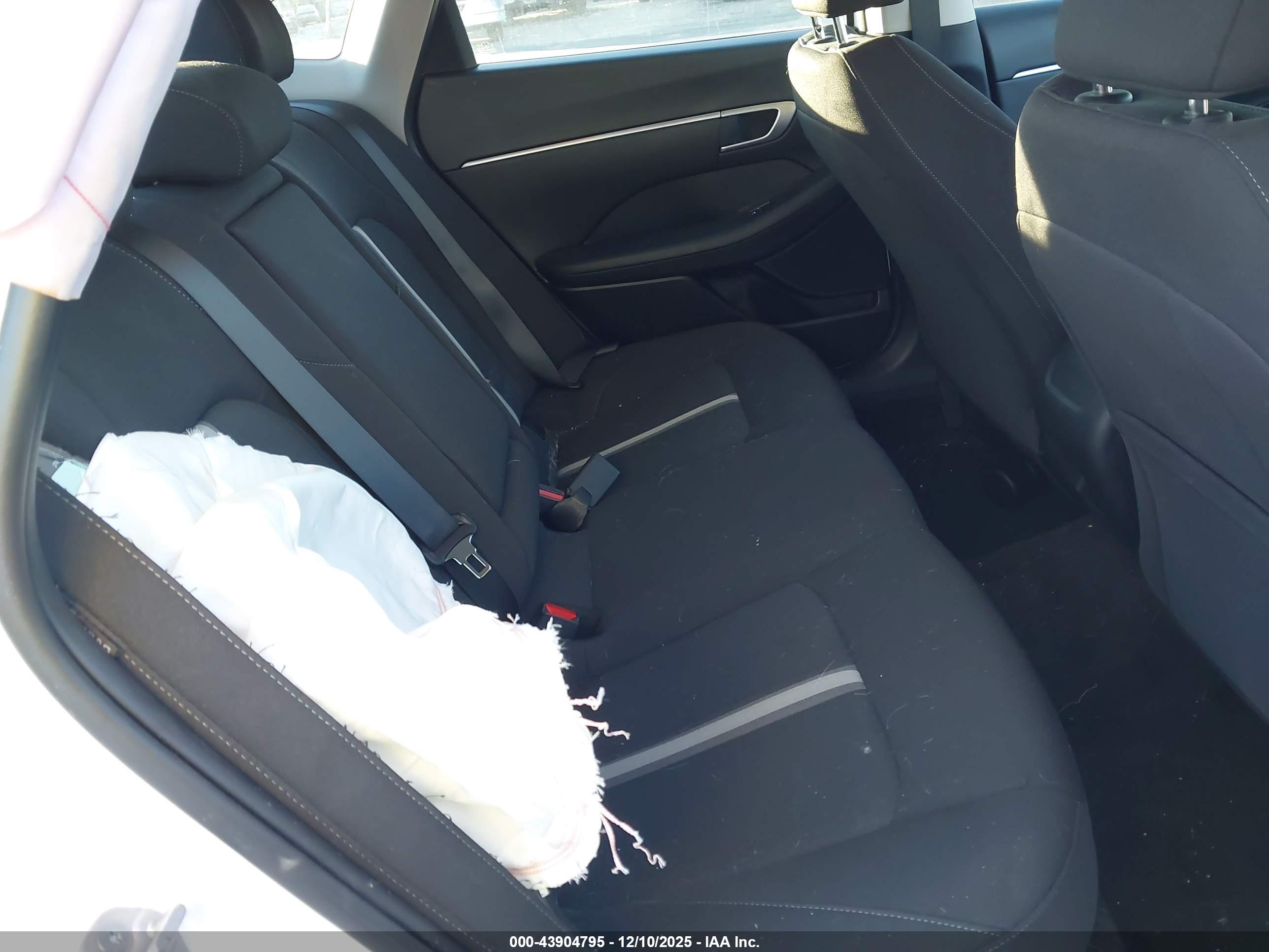 HYUNDAI SONATA image 8