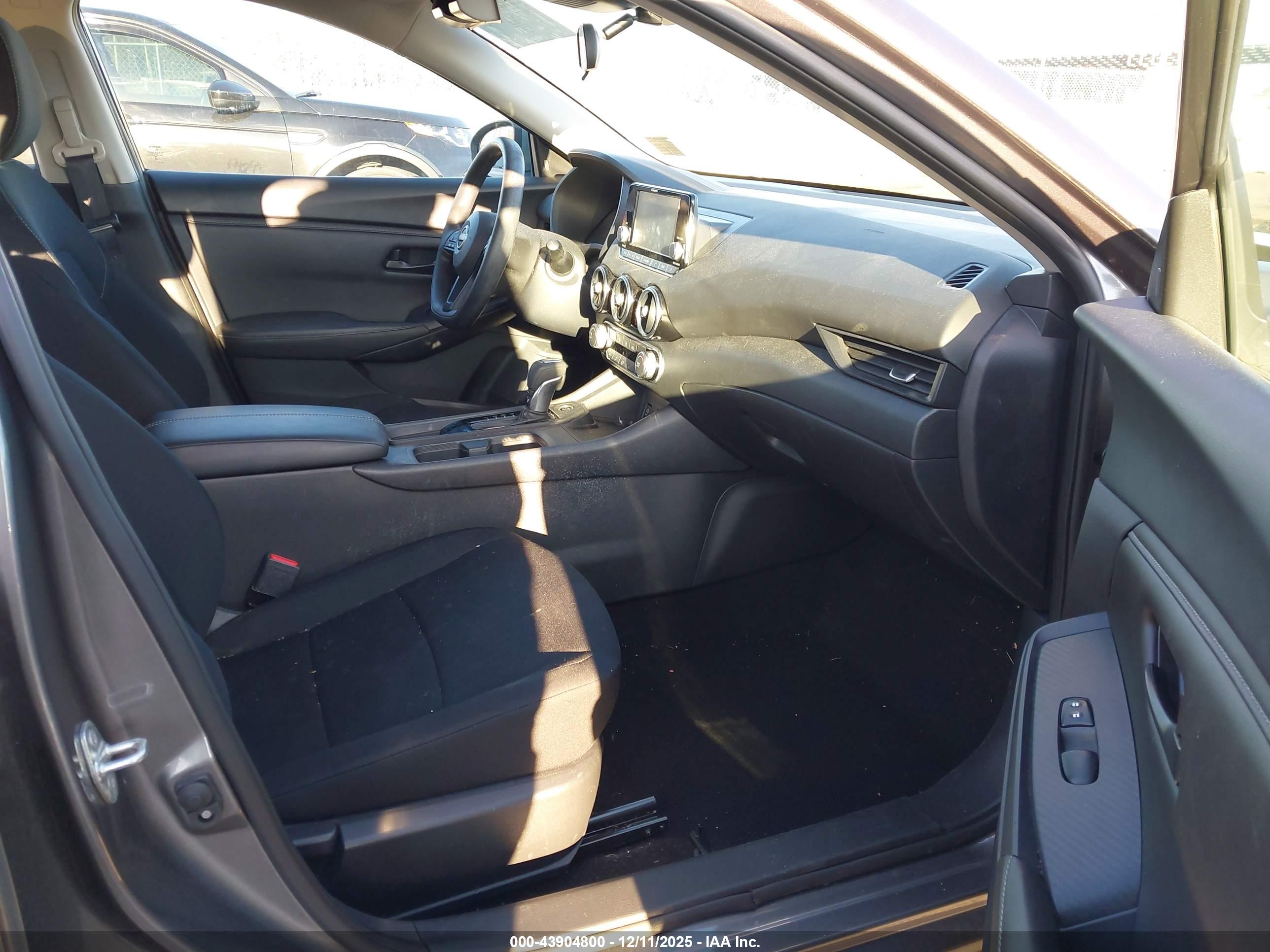 NISSAN SENTRA image 5