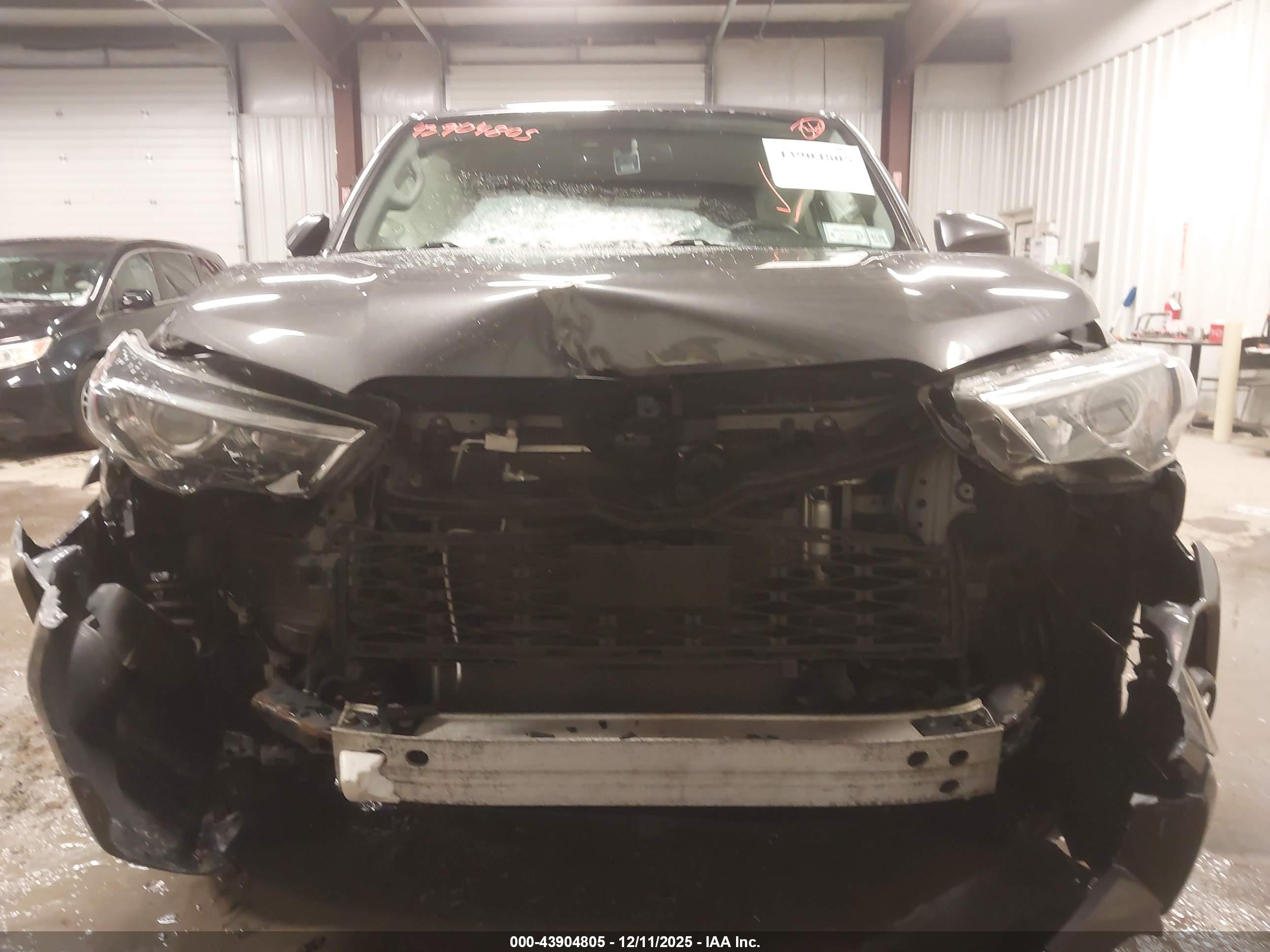 TOYOTA 4RUNNER image 6
