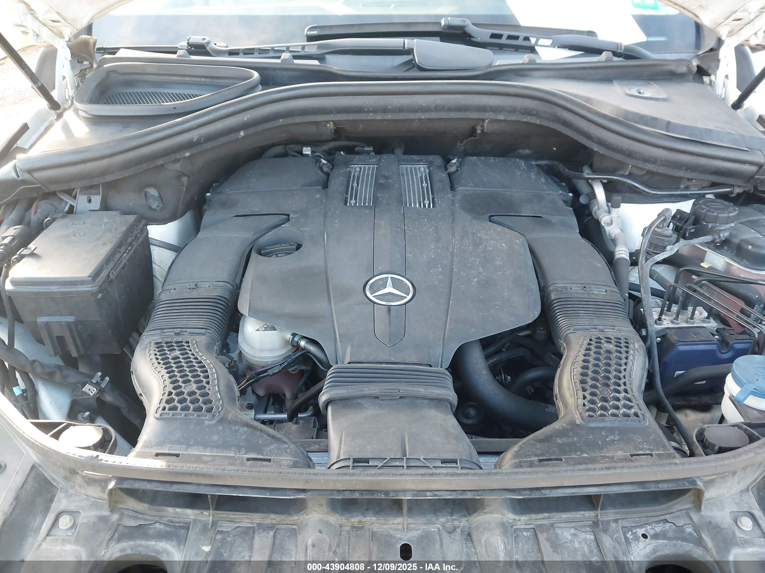 MERCEDES-BENZ GLS image 10