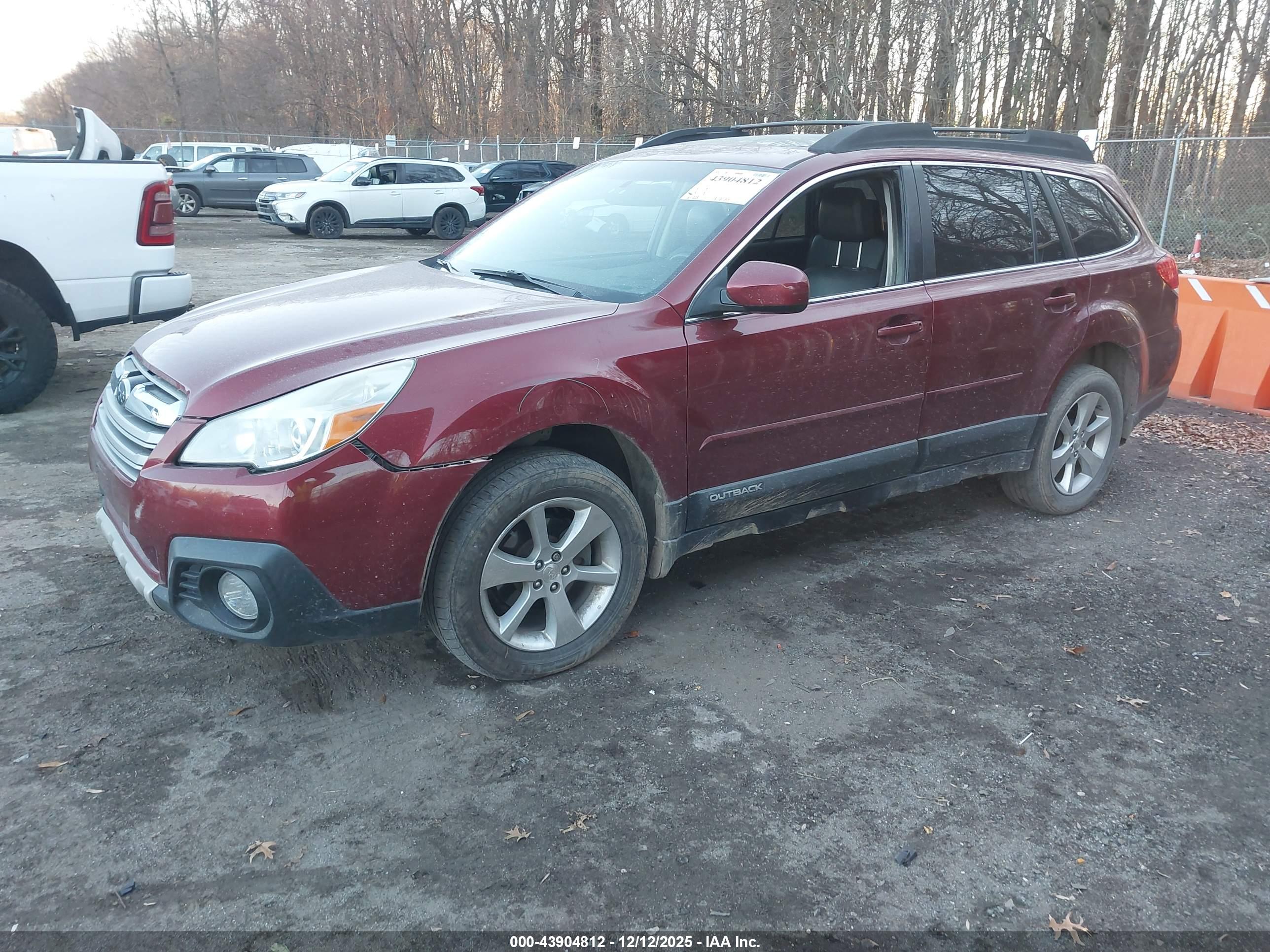 SUBARU OUTBACK image 2