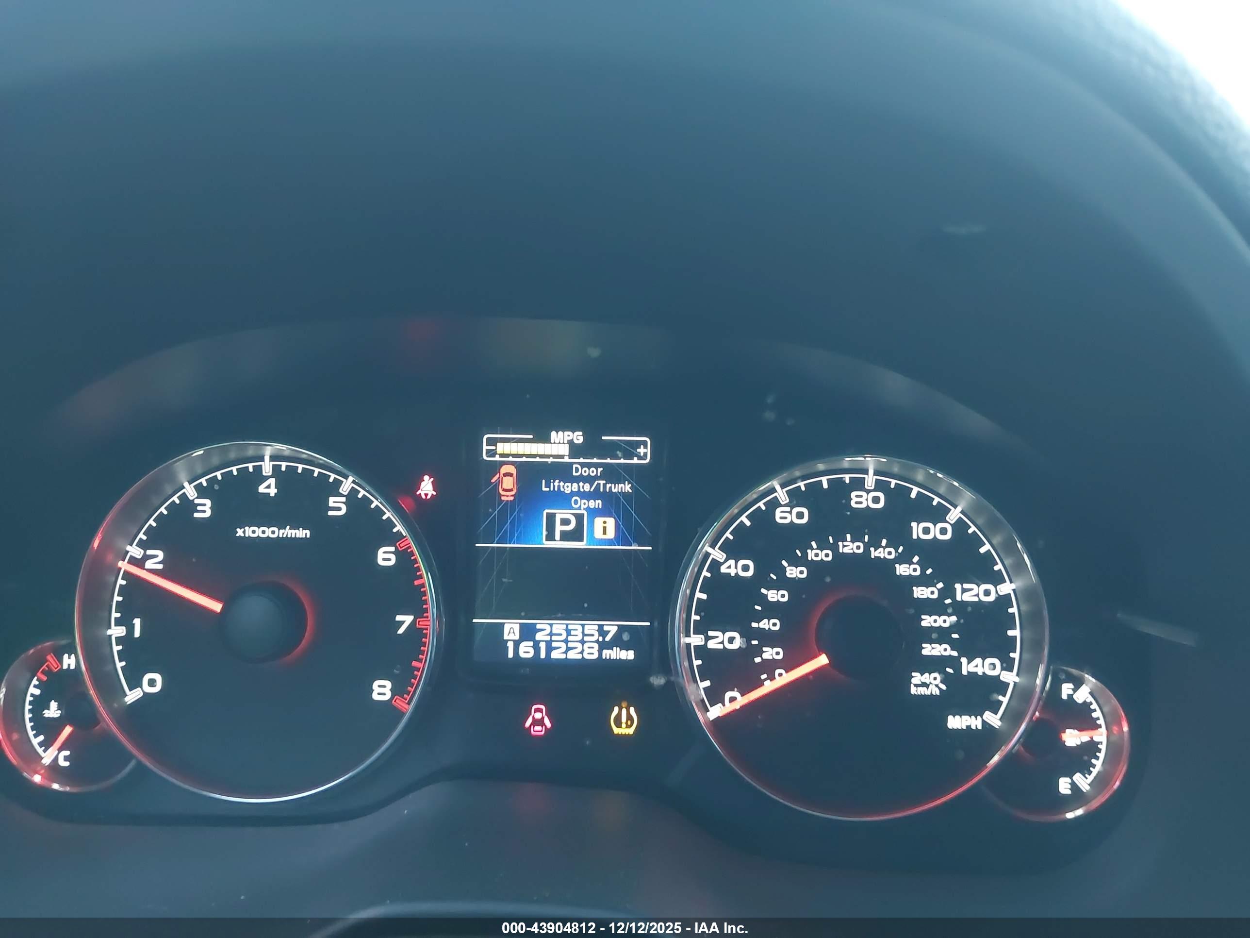SUBARU OUTBACK image 7